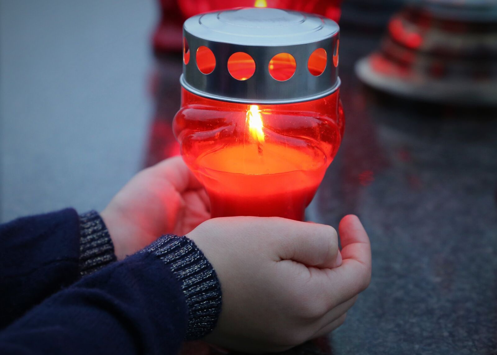 Canon EF 24-105mm F3.5-5.6 IS STM sample photo. Stop adult suicide, candle photography