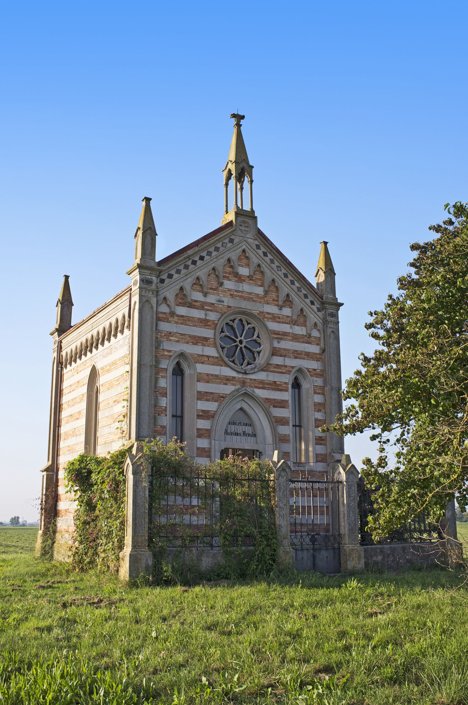 Fujifilm FinePix X100 sample photo. The deconsecrated church, campaign photography