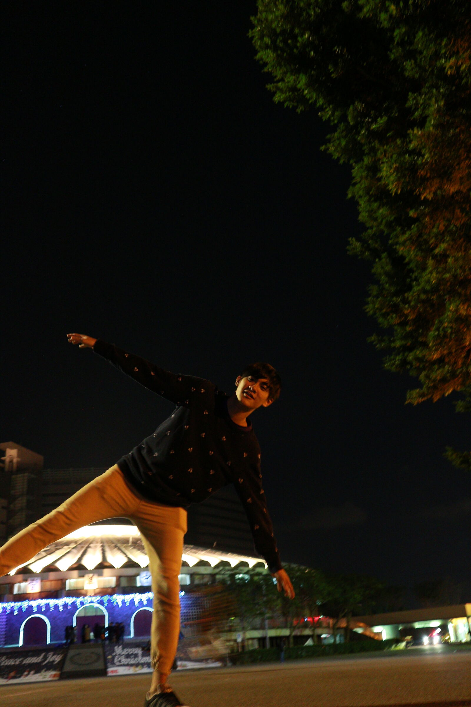 Canon EOS M sample photo. Woman, with, umbrella, at photography