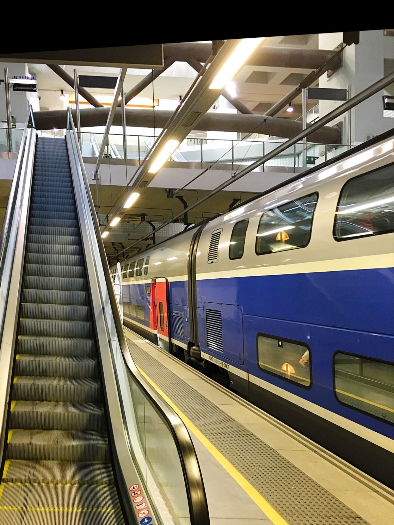 Apple iPhone 6s Plus sample photo. Train, hst, high speed photography