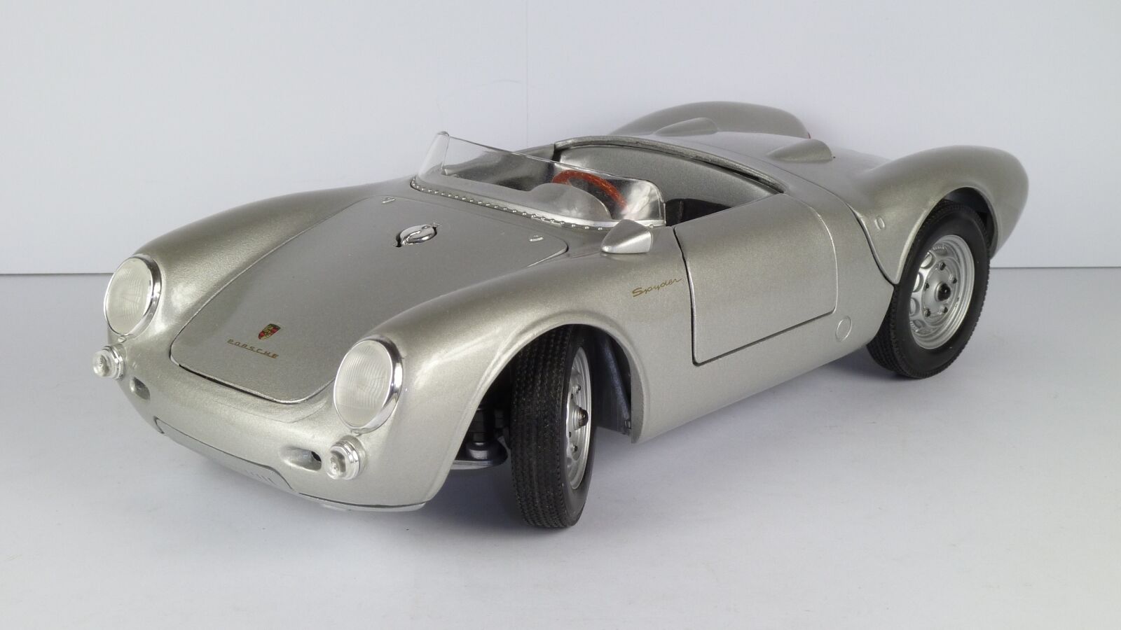 Panasonic Lumix DMC-ZS7 (Lumix DMC-TZ10) sample photo. Porsche, 550 a, spyder photography