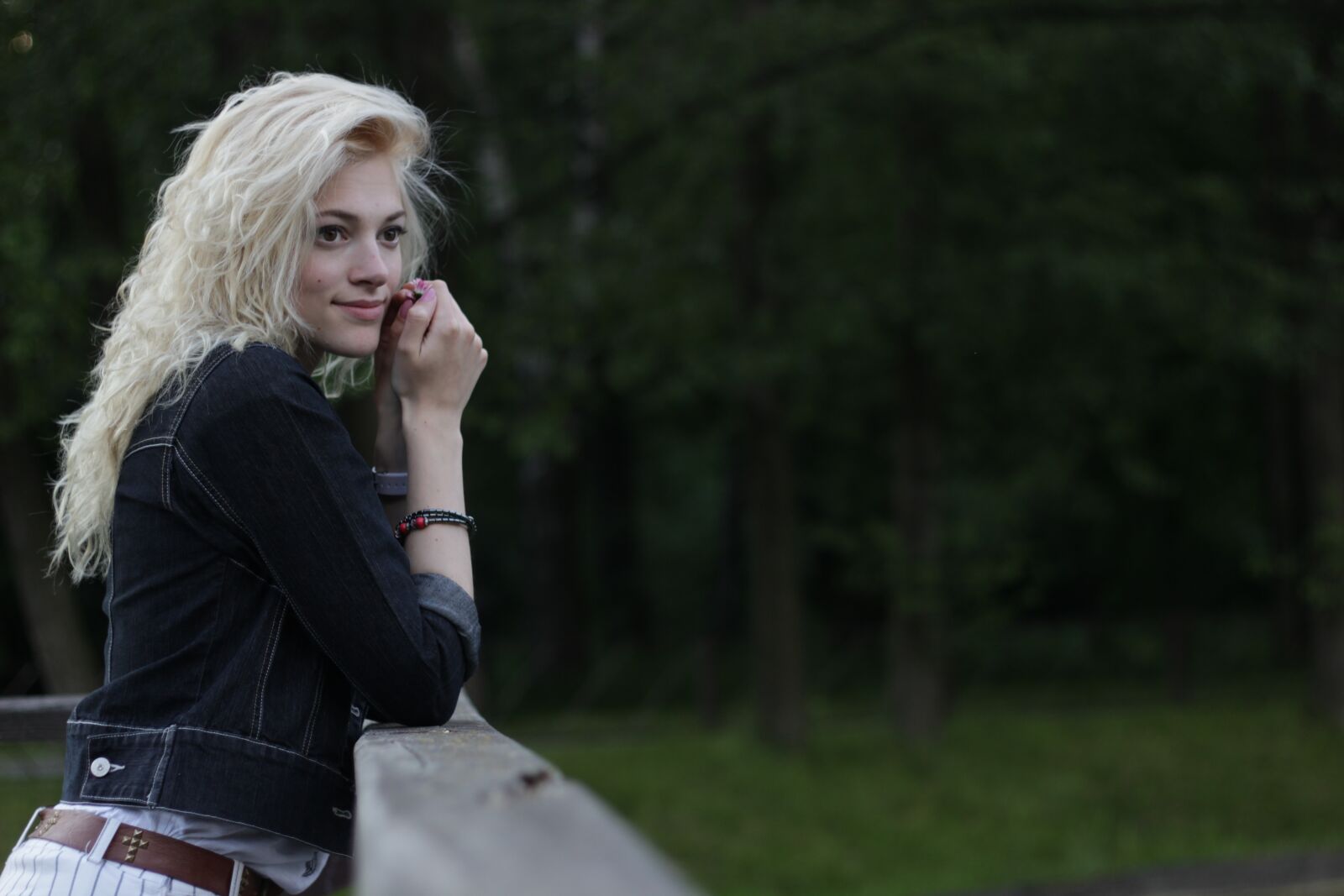 Canon EOS 600D (Rebel EOS T3i / EOS Kiss X5) + Canon EF 50mm F1.8 II sample photo. Girl, model, blonde photography