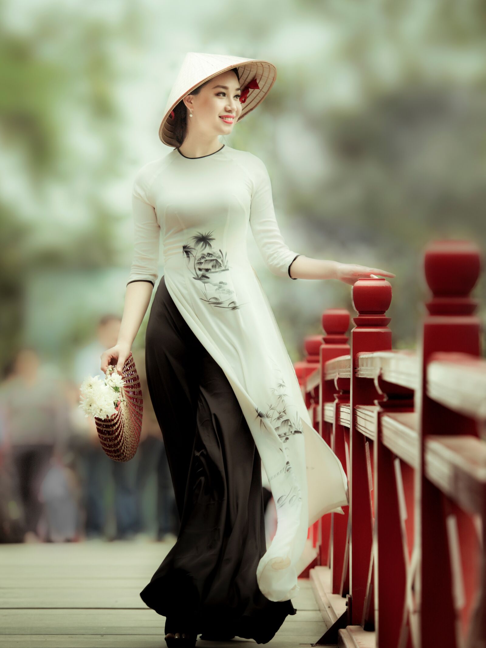 Nikon D5 sample photo. Woman, long dress, fashion photography
