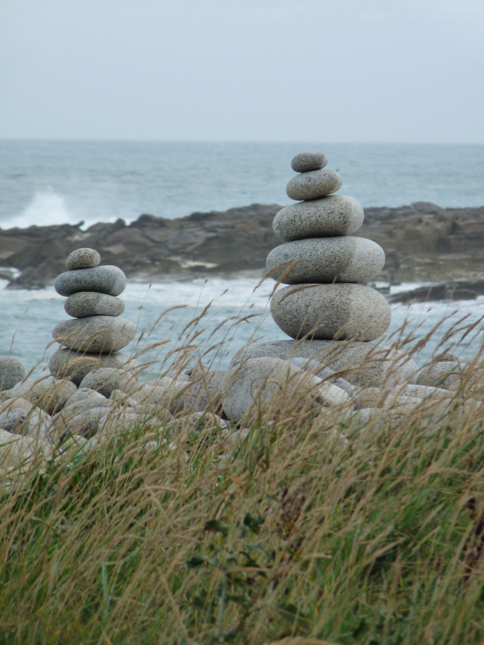 Panasonic Lumix DMC-FZ28 sample photo. Pebble, beach, sea photography