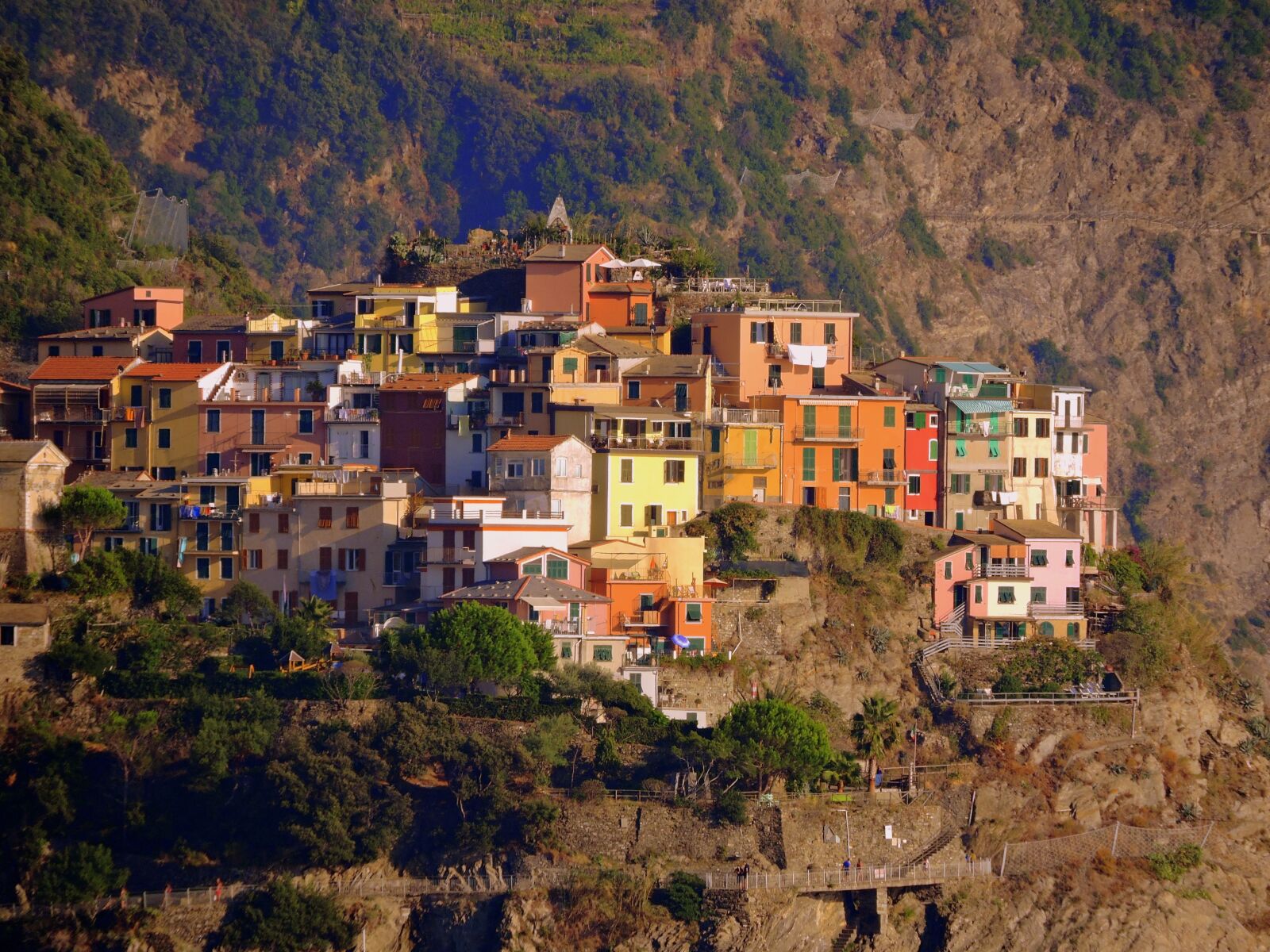 Nikon Coolpix P600 sample photo. Houses, mountain, corniglia photography