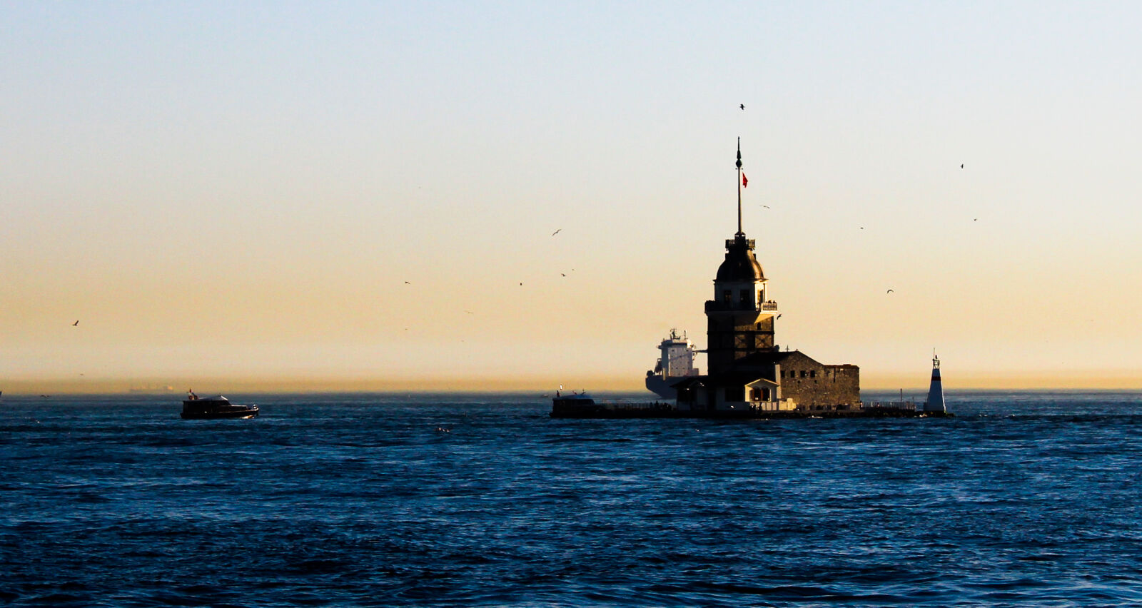 Canon EOS 1200D (EOS Rebel T5 / EOS Kiss X70 / EOS Hi) sample photo. Gun, batimi, istanbul, kiz photography