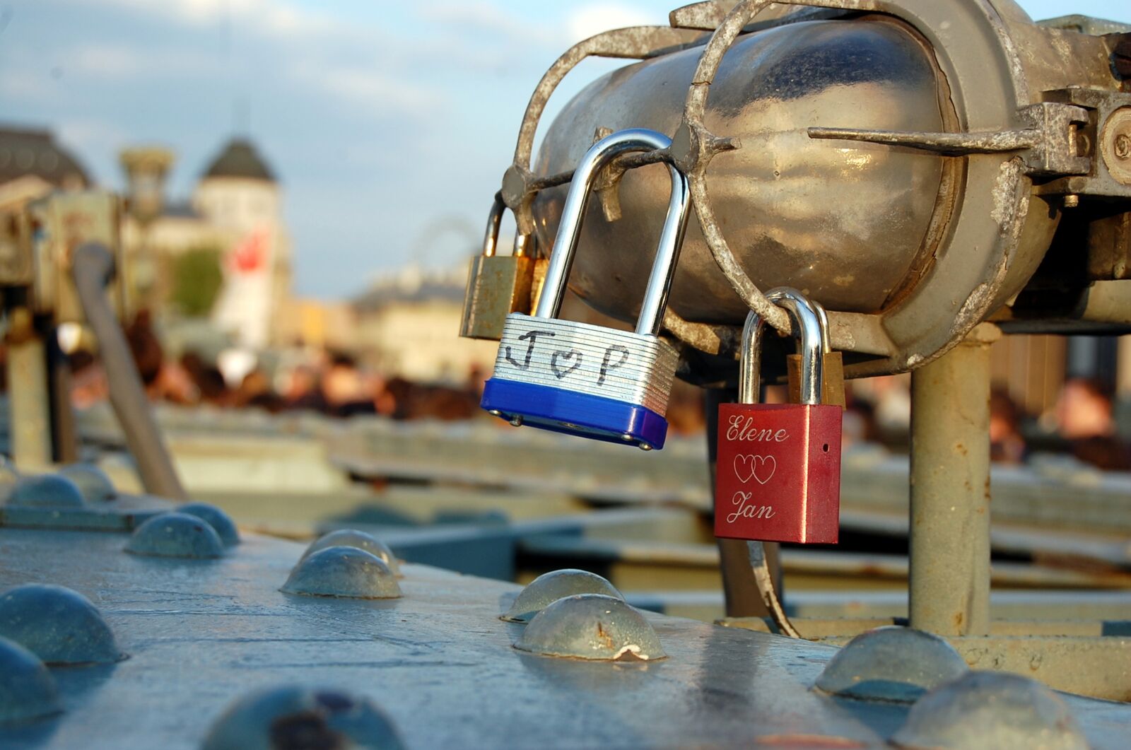 Nikon D40 sample photo. Padlock, love, bridge photography