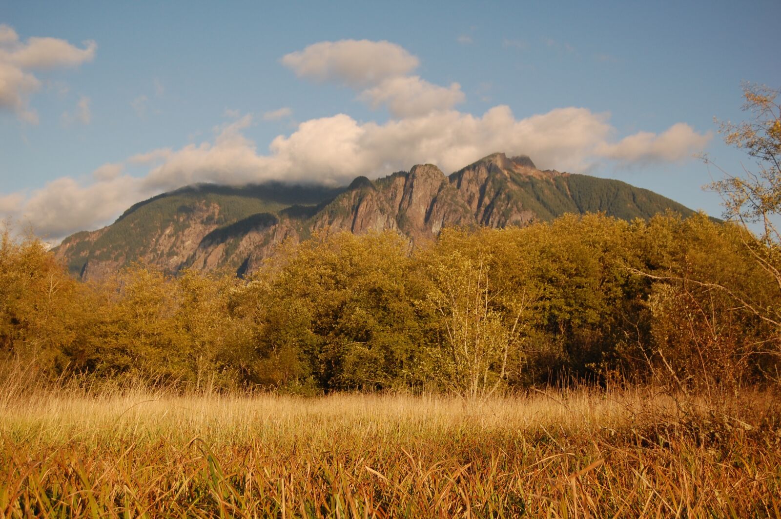 Nikon D40 sample photo. Mountain, sunset, grassland photography