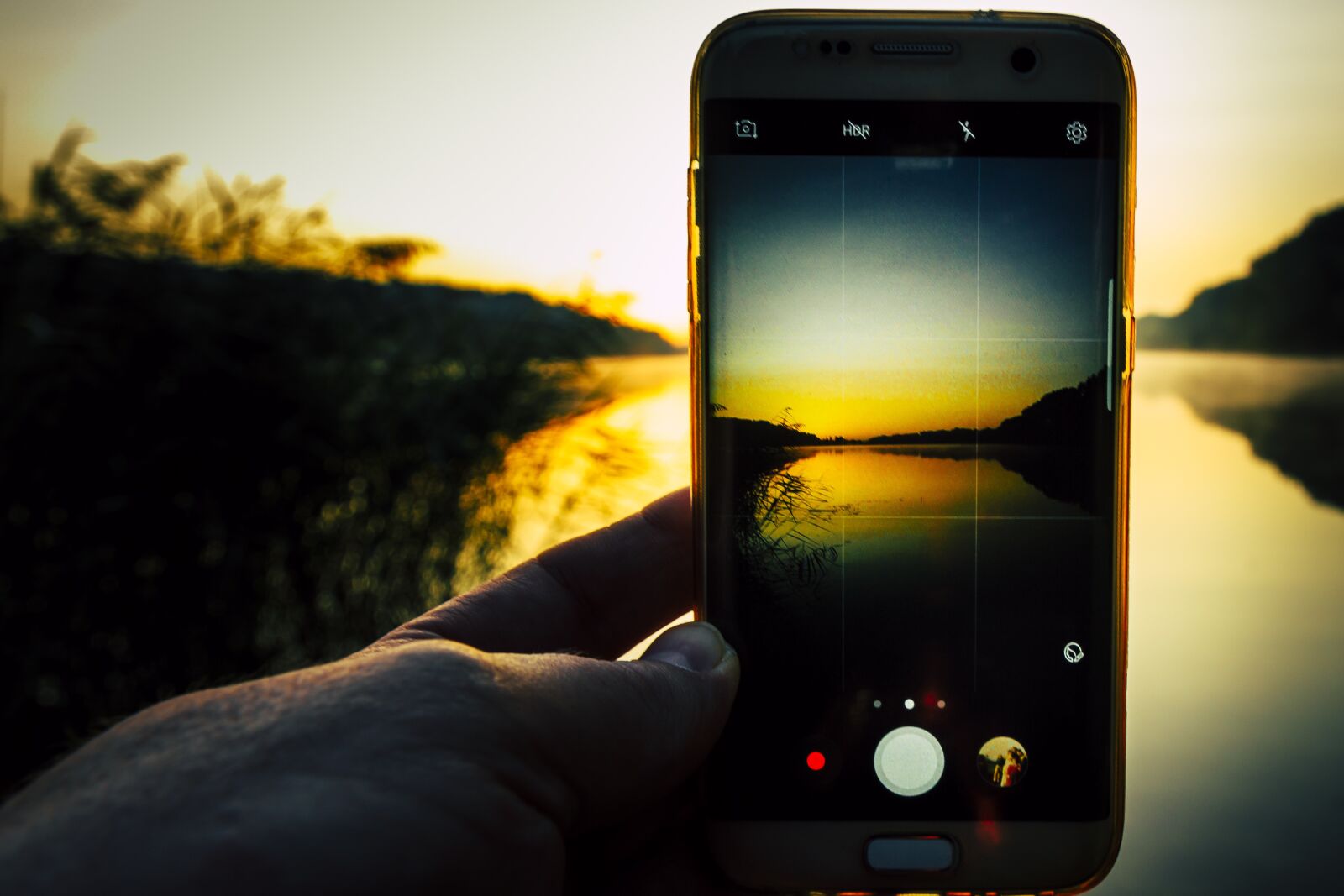 Canon EOS 650D (EOS Rebel T4i / EOS Kiss X6i) sample photo. Sunrise, smartphone, lake photography