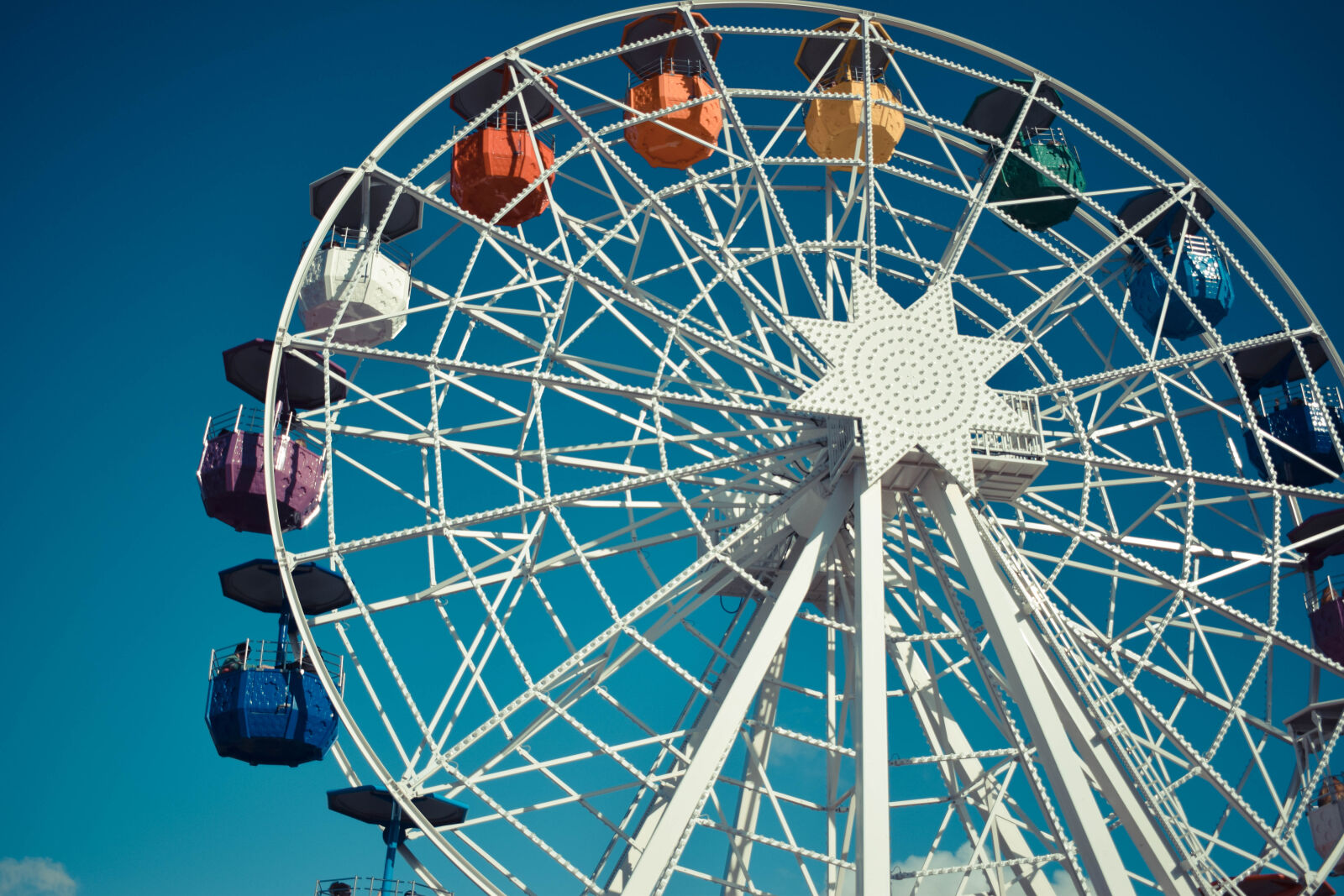 Nikon D3300 sample photo. White, steel, ferris, wheel photography