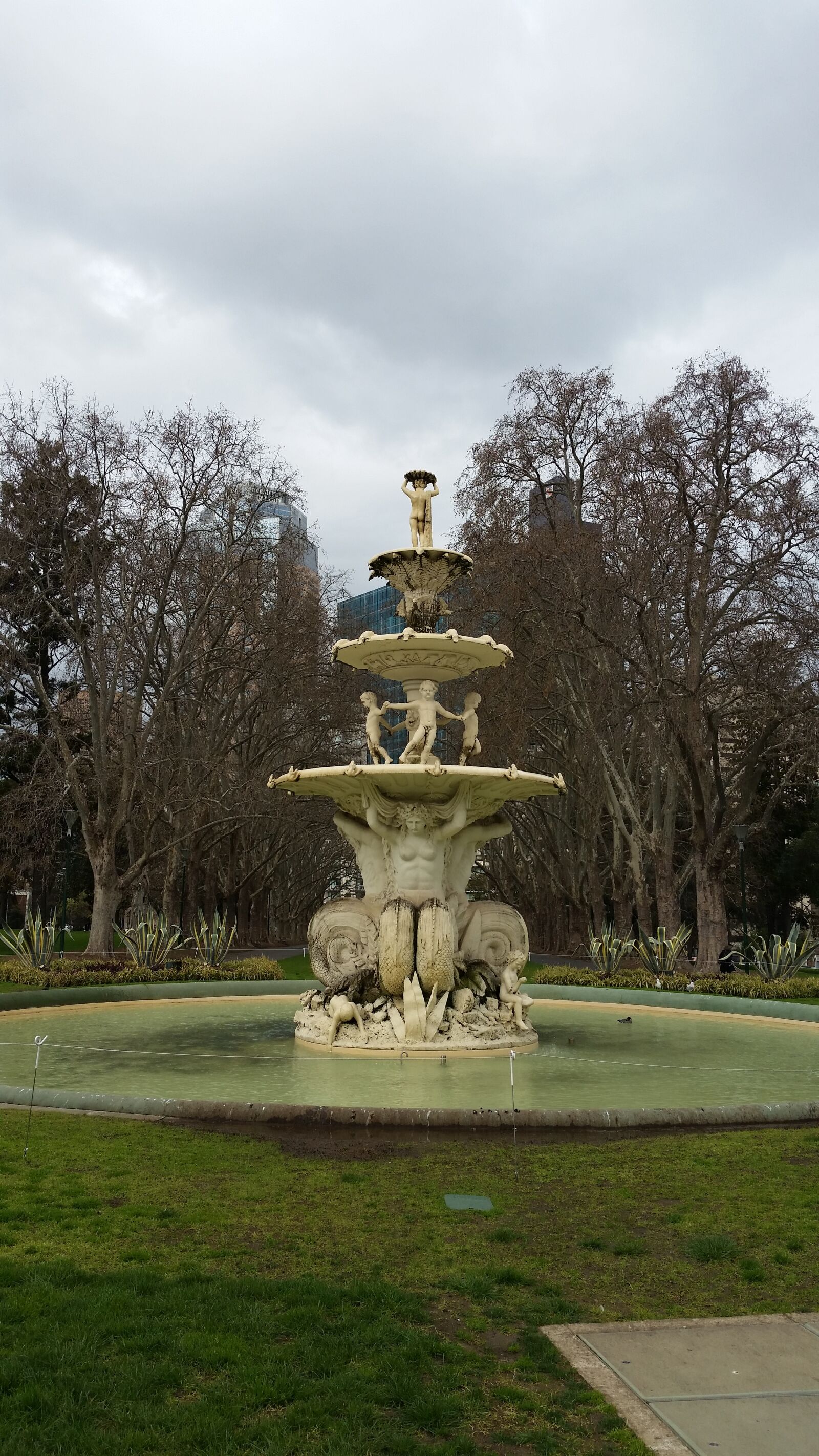 Samsung Galaxy S5 sample photo. Fountain, outdoor, fountain photography