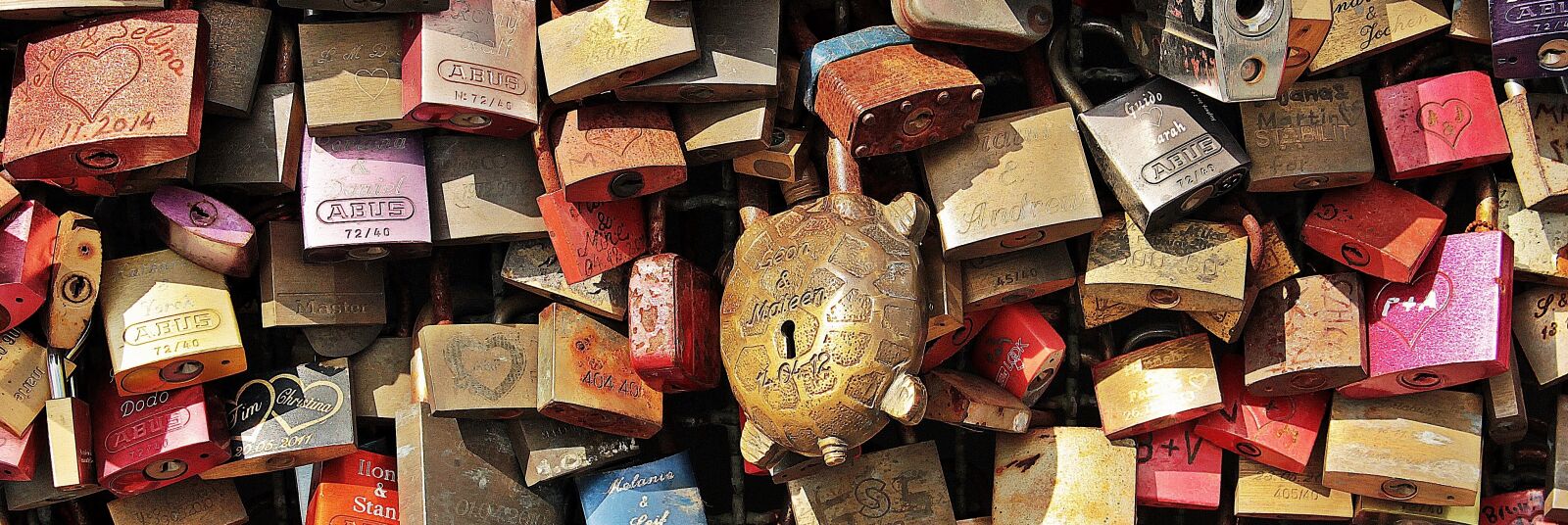 Canon EOS 550D (EOS Rebel T2i / EOS Kiss X4) sample photo. Love locks, love, cologne photography