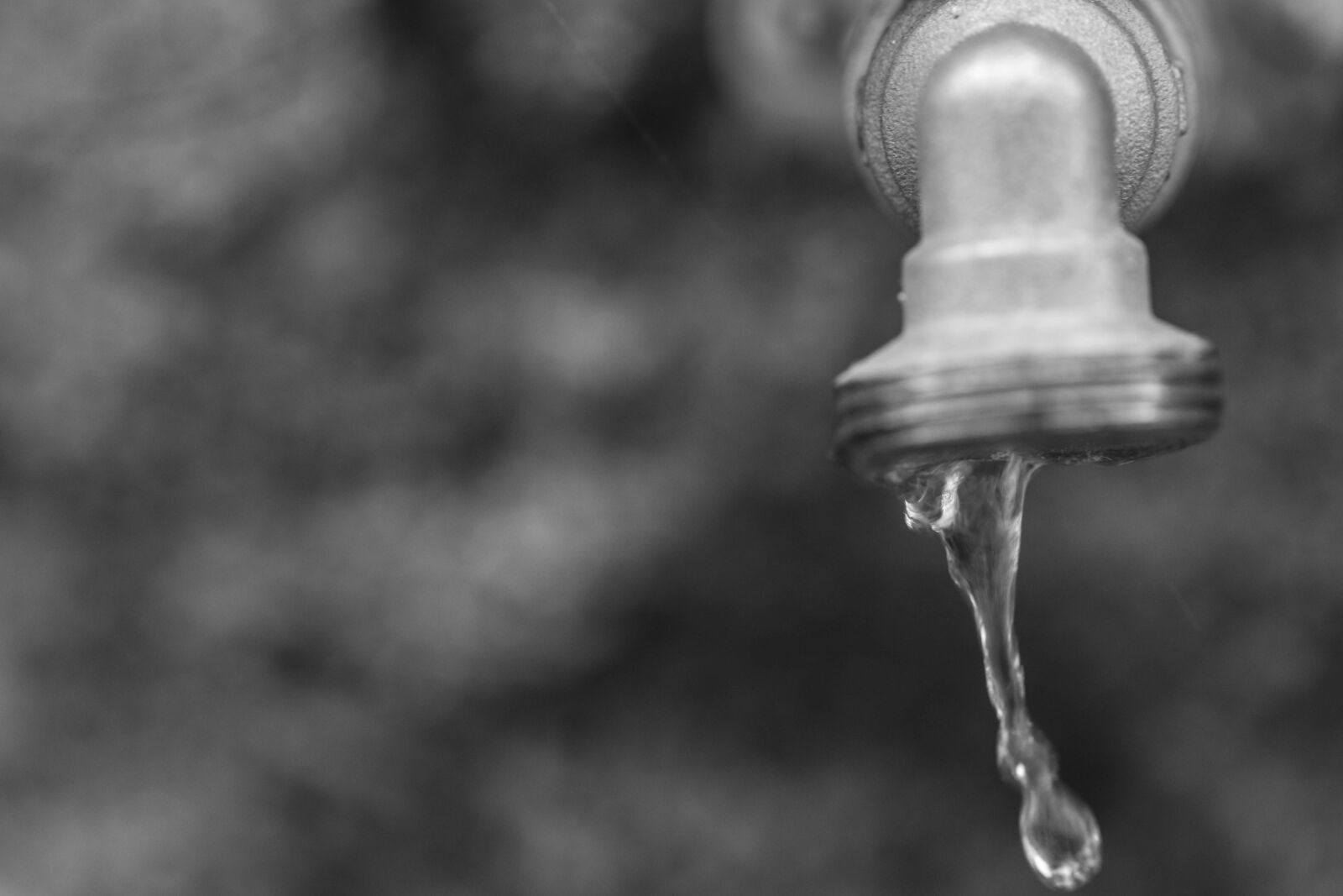 Canon EOS 7D Mark II sample photo. Water faucet, water, drop photography