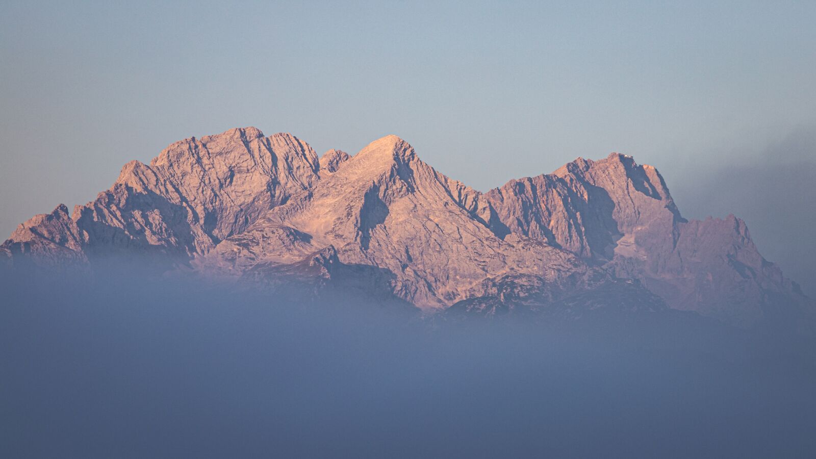Canon EOS 6D Mark II sample photo. Mountains, fog, landscape photography