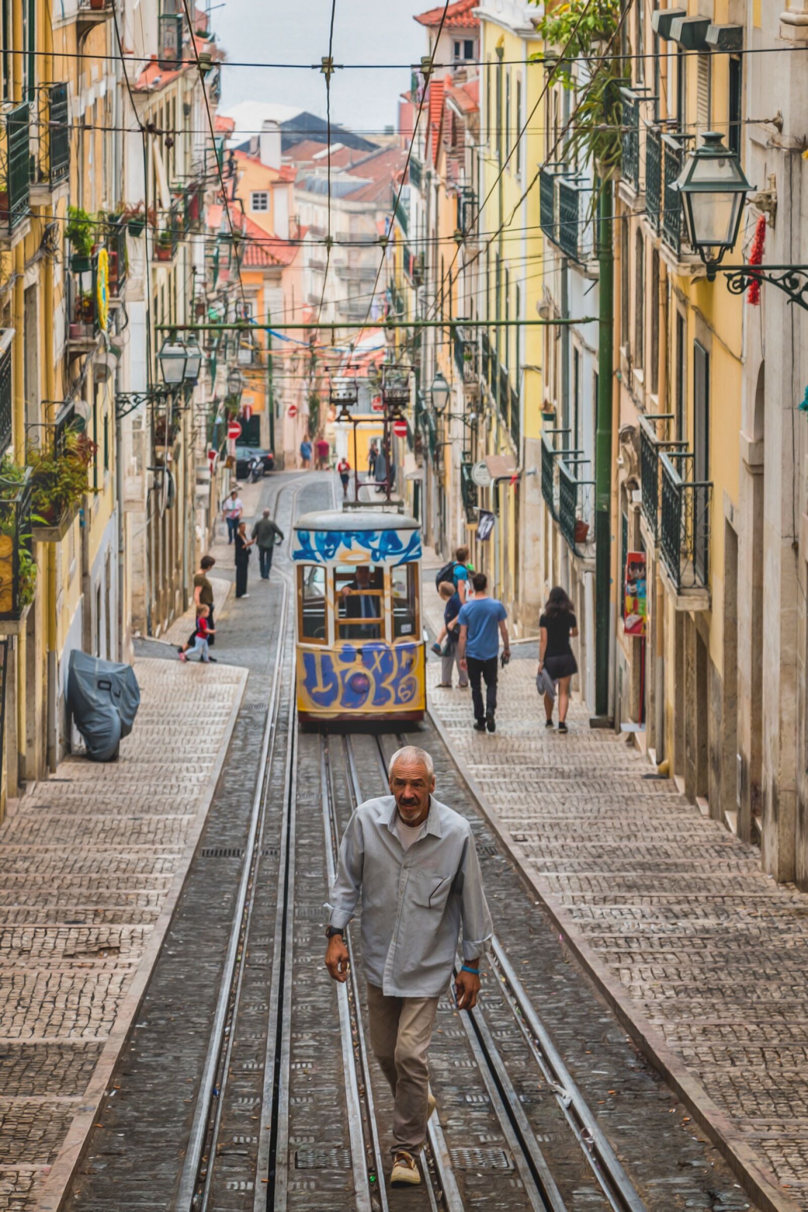 Canon EOS 70D sample photo. Lisbon, tram streetcar, the photography