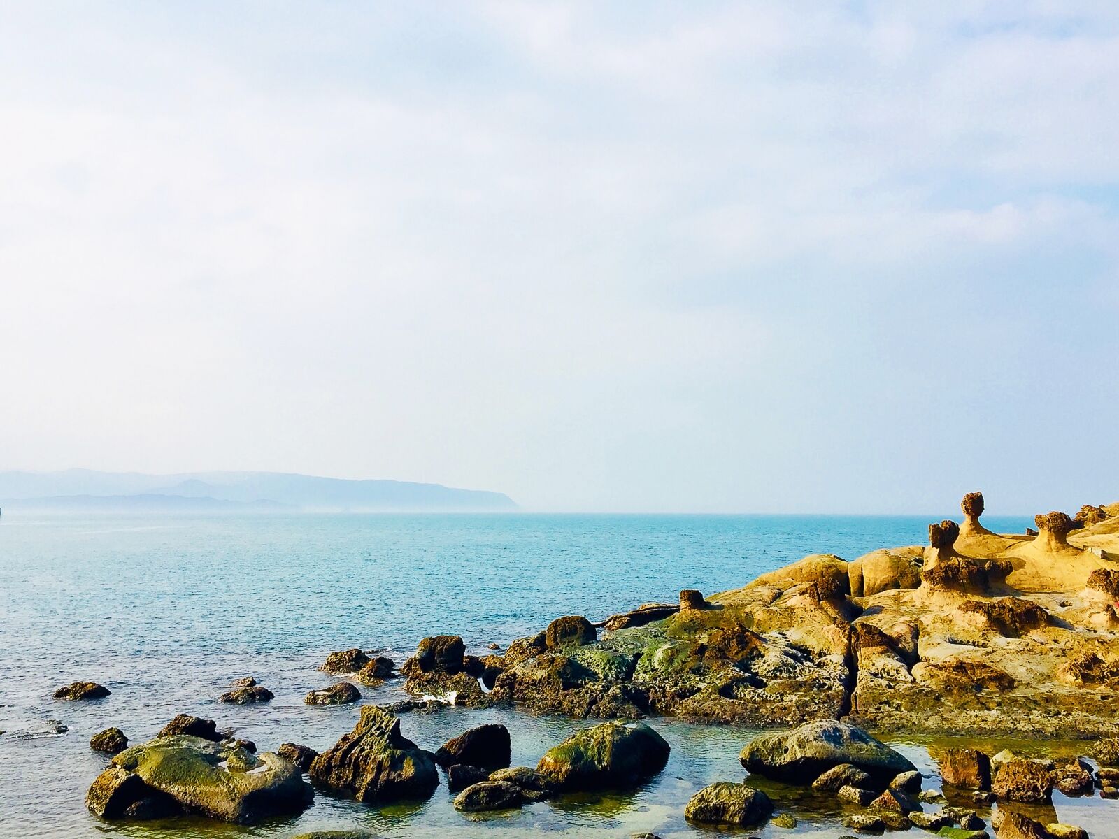 iPhone 6 Plus back camera 4.15mm f/2.2 sample photo. Rocks, water, sea photography