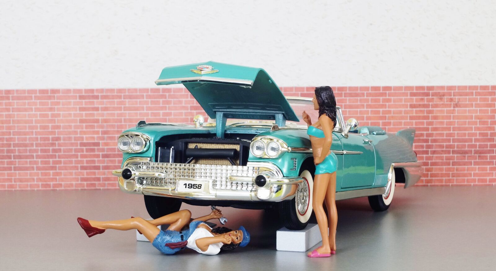 Sony DT 18-70mm F3.5-5.6 sample photo. Model car, cadillac, cadillac photography