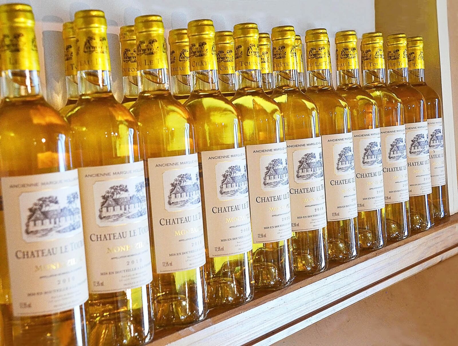 Nikon D7000 sample photo. White wine, bottles, drink photography