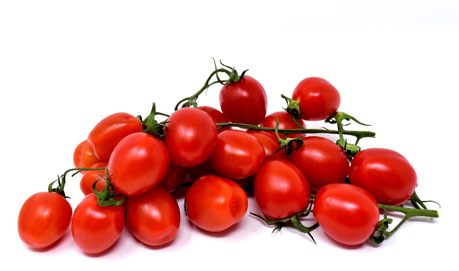 Nikon D7200 sample photo. Tomatoes, trusses, red photography