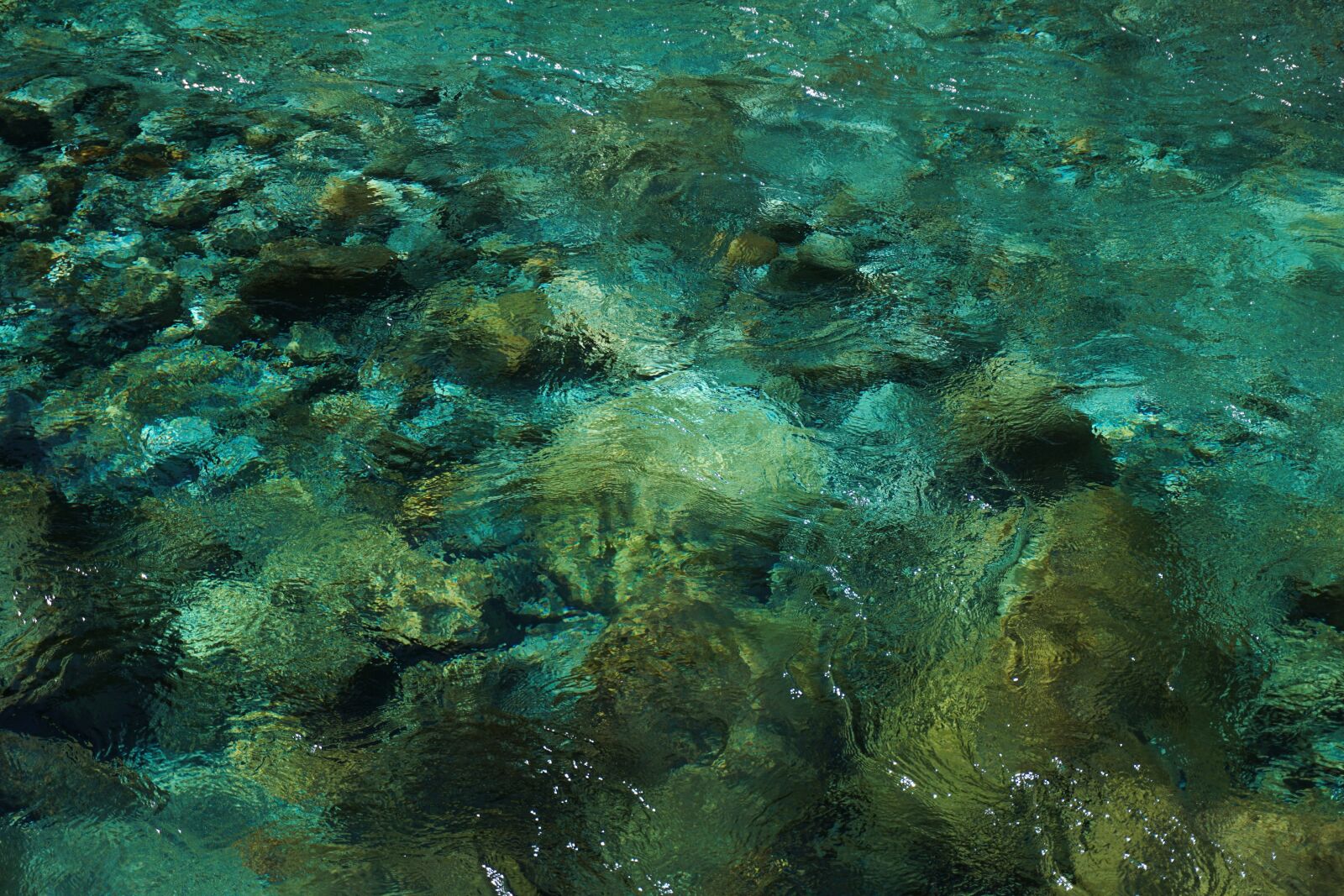 Sony E 16-50mm F3.5-5.6 PZ OSS sample photo. Water, verzasca, turquoise photography