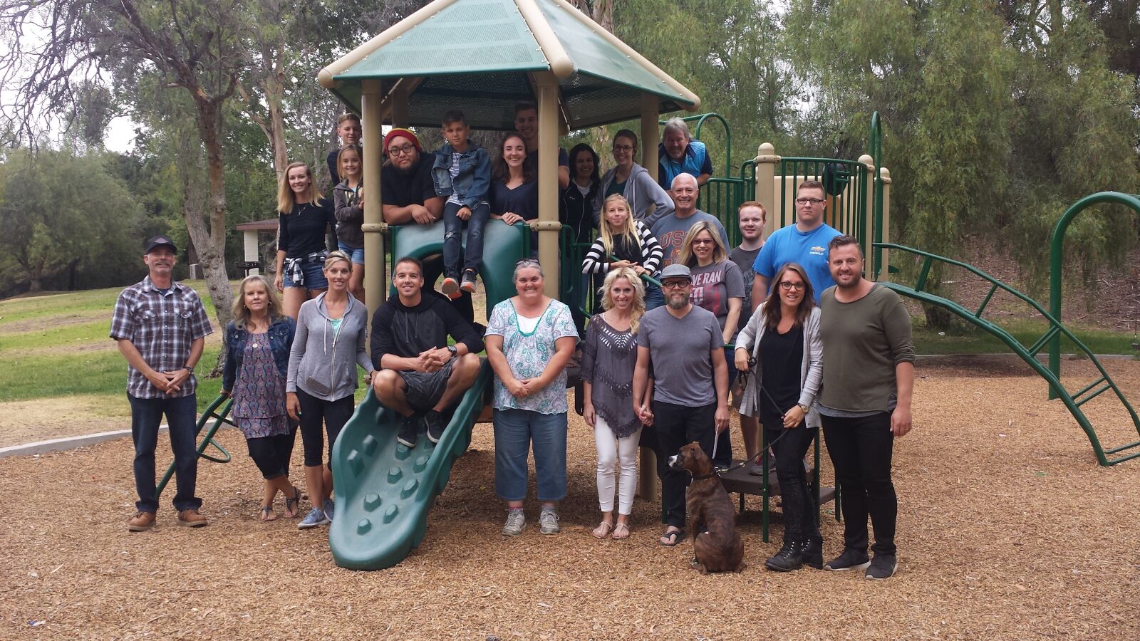 Samsung Galaxy S4 sample photo. Fellowship, friends, group photography