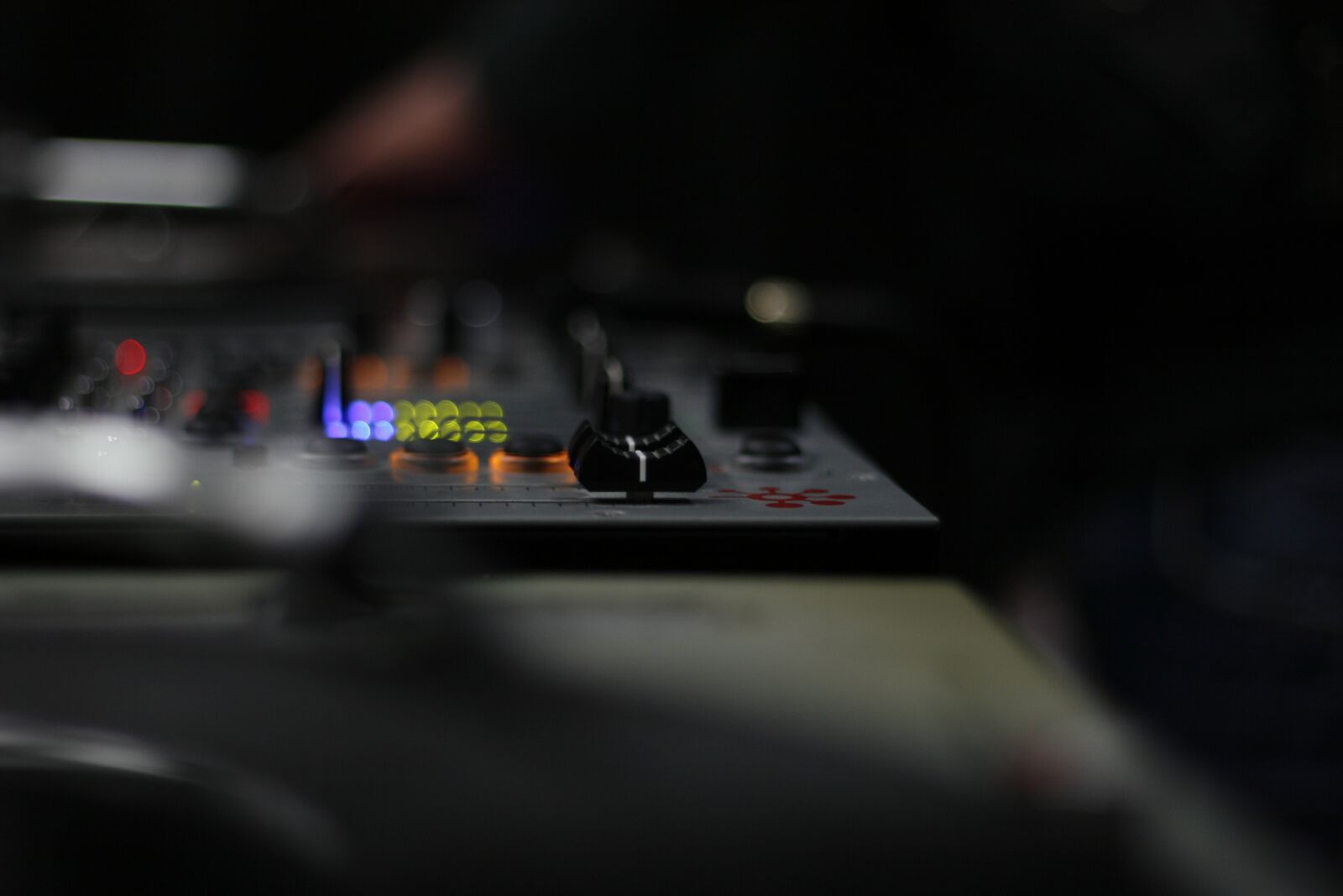 Canon EOS 30D sample photo. Deejay, dj, mixer photography