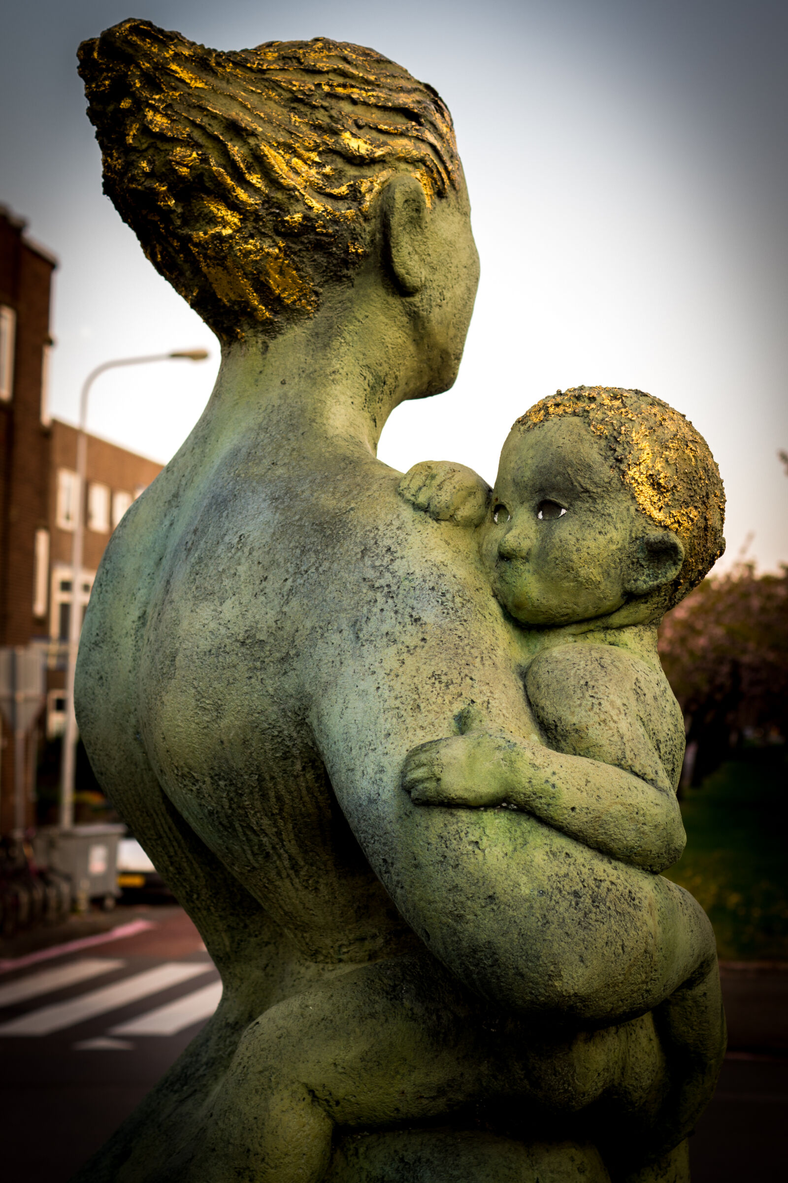Sony DT 35mm F1.8 SAM sample photo. Art, statue, child, mother photography
