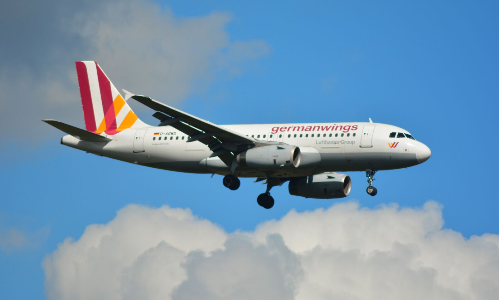 Nikon D5200 sample photo. Jet, aircraft, passenger machine photography