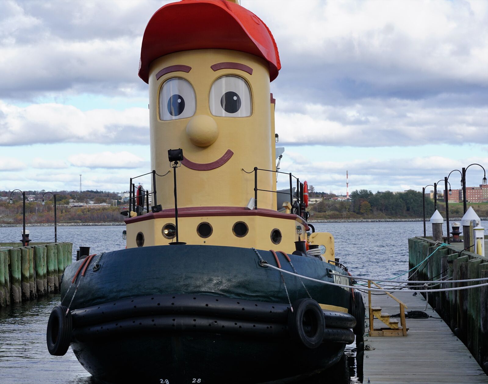 Sony ILCA-77M2 + Sony DT 16-50mm F2.8 SSM sample photo. Boat, canada, halifax sky photography