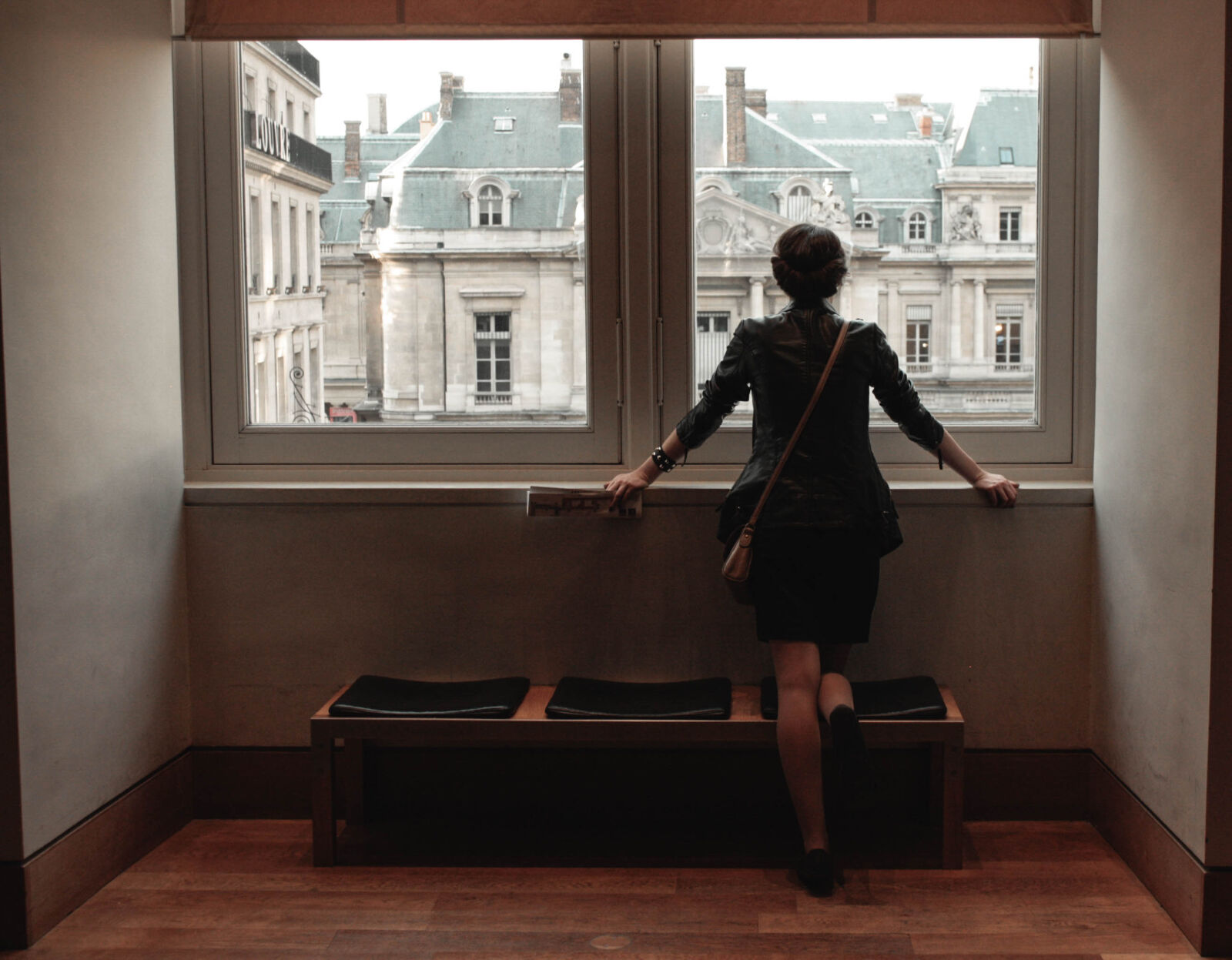 Canon EOS 450D (EOS Rebel XSi / EOS Kiss X2) sample photo. Dream, girl, louvre, museum photography