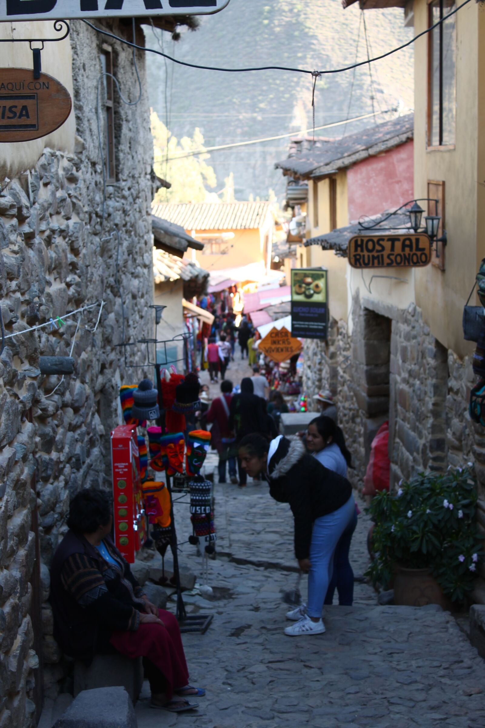 Canon EOS 1100D (EOS Rebel T3 / EOS Kiss X50) sample photo. Cuzco, street, sierra photography