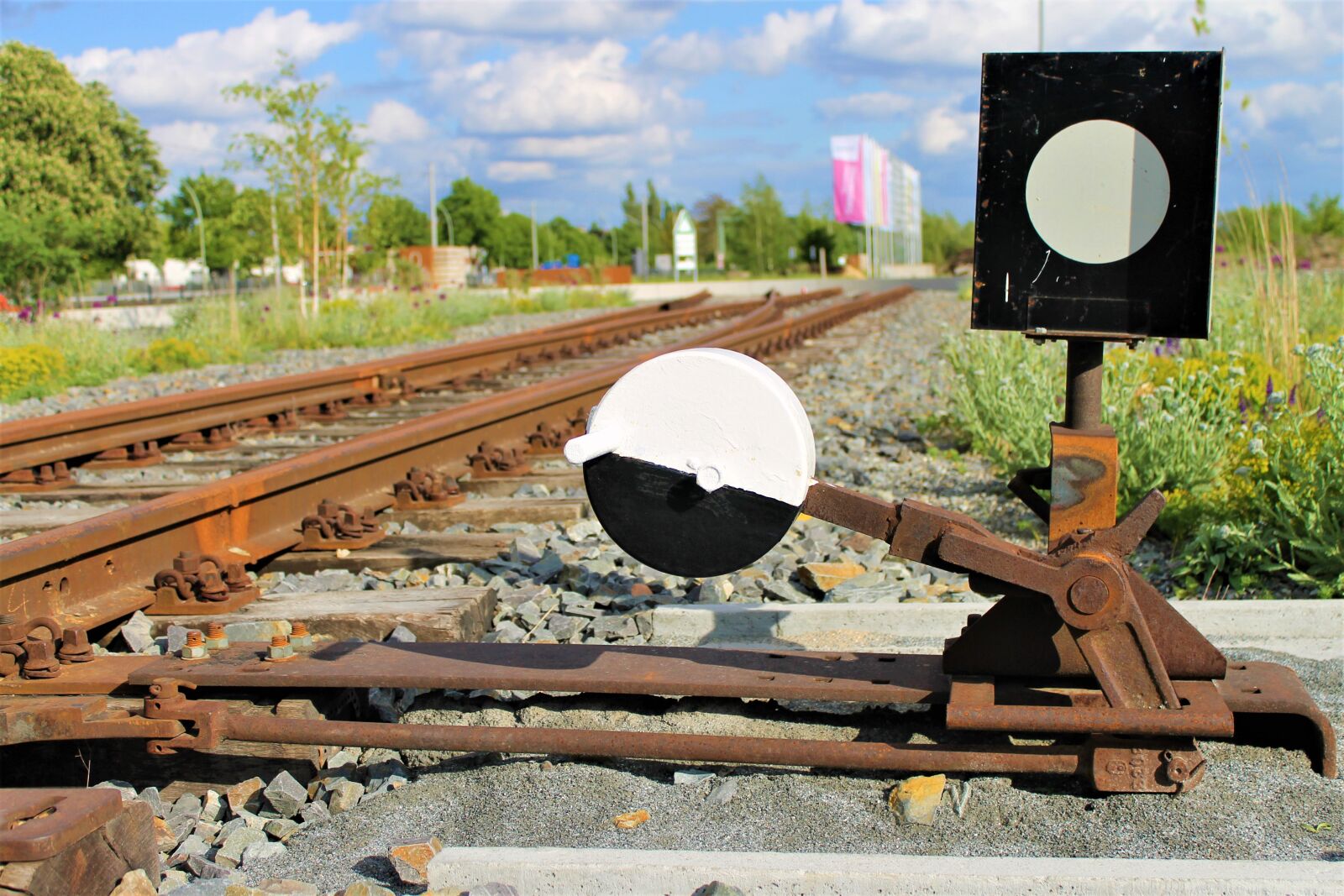 Canon EOS 1100D (EOS Rebel T3 / EOS Kiss X50) sample photo. Weiche, abbiegung, gleis photography