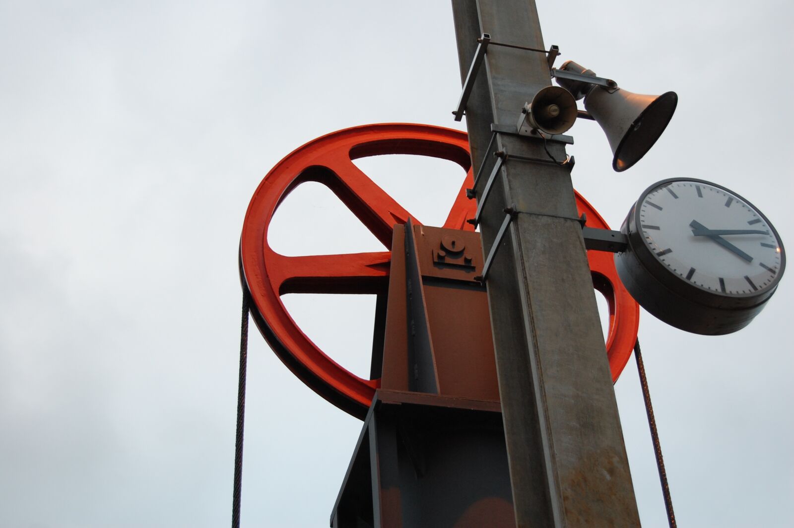 Nikon D40 sample photo. Port, ship, clock photography