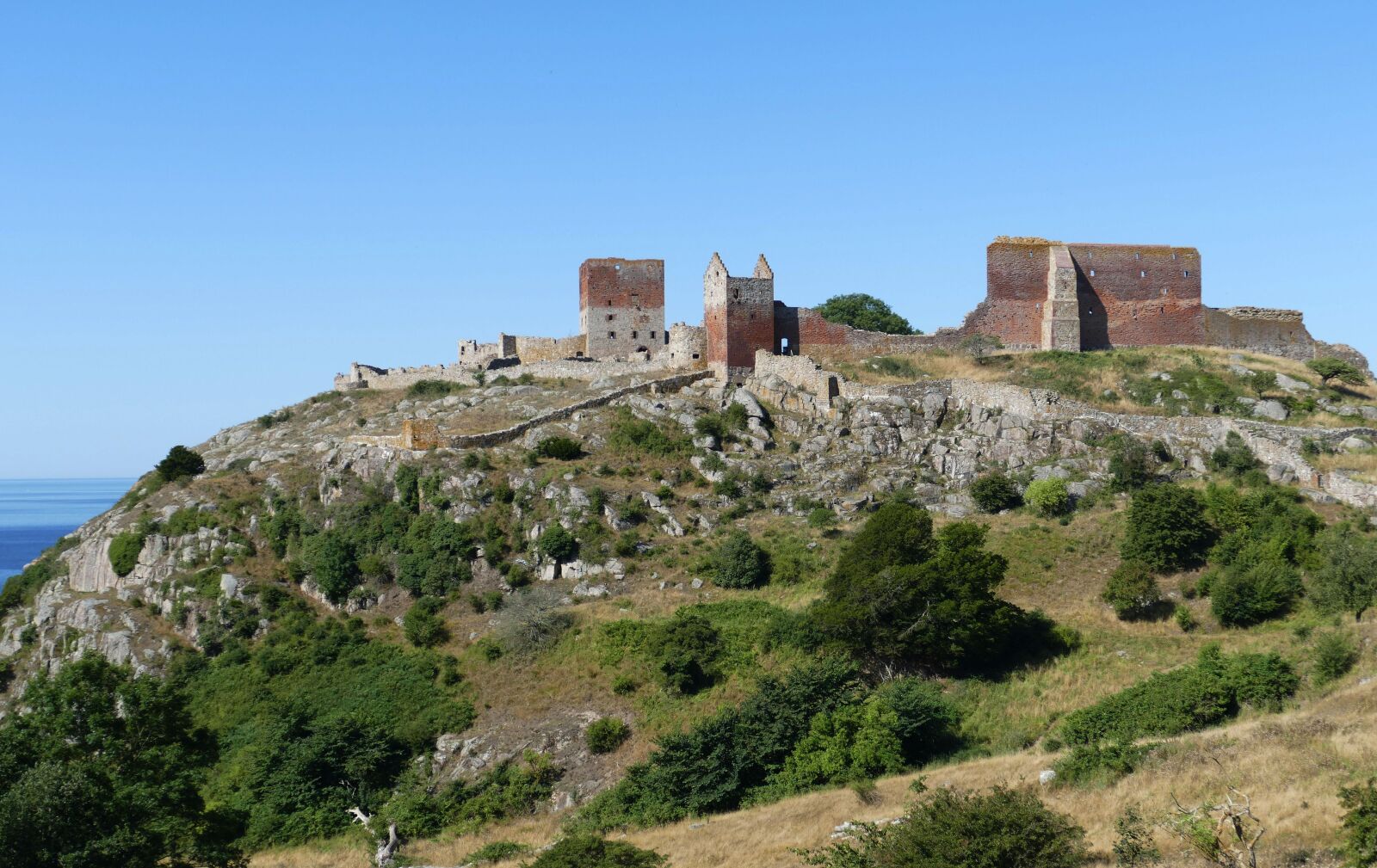 Panasonic Lumix DMC-FZ1000 sample photo. Castle, fortress, ruins photography