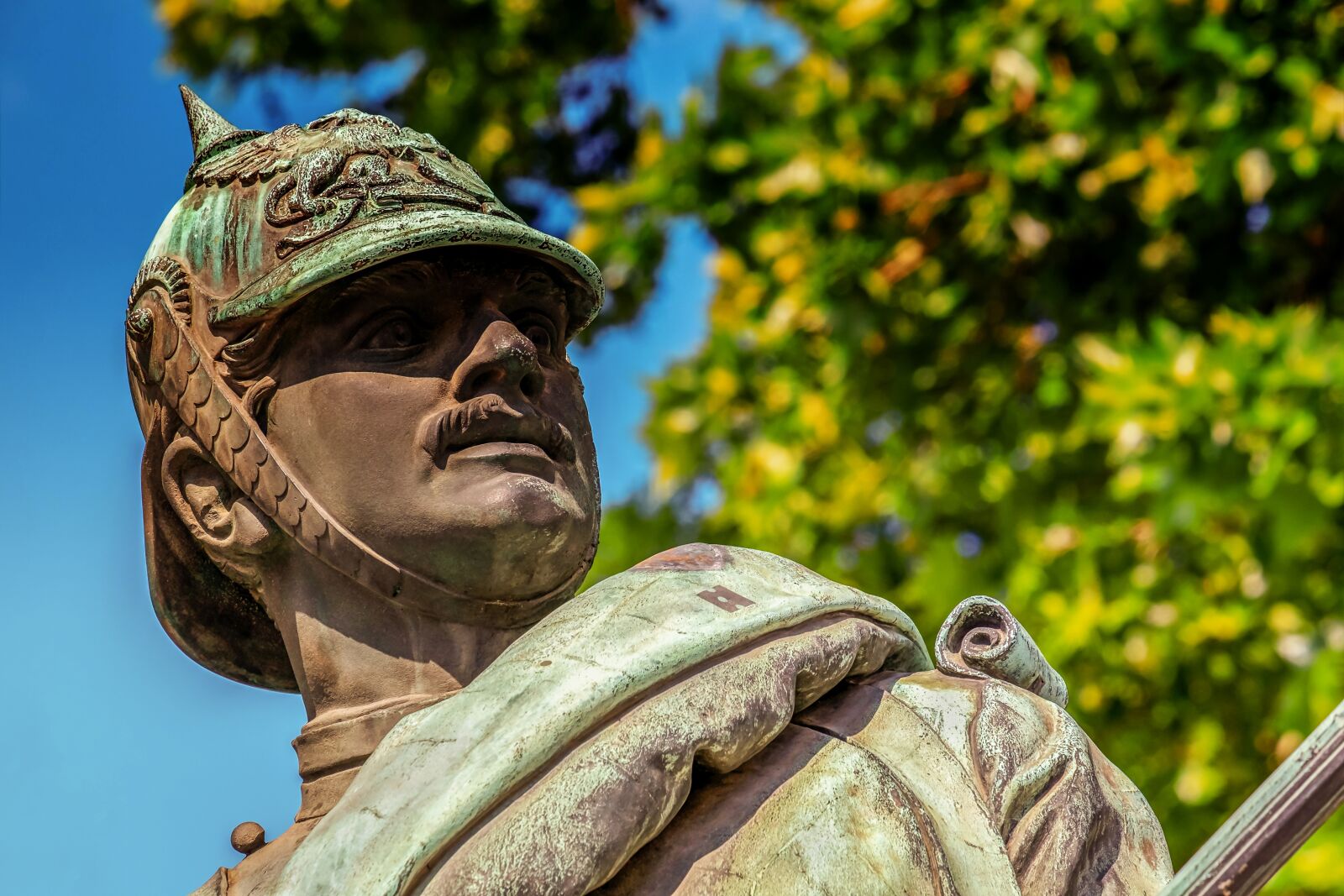 Fujifilm XF 55-200mm F3.5-4.8 R LM OIS sample photo. Statue, soldier, monument photography
