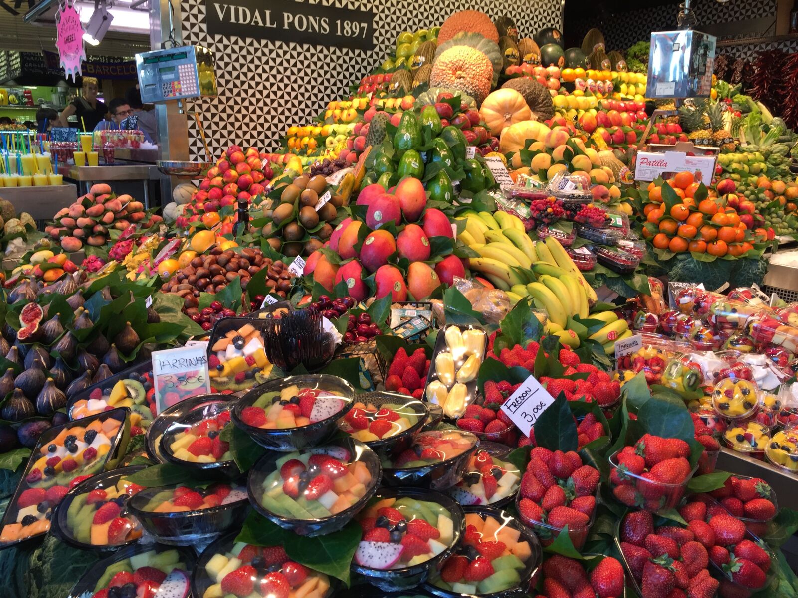 iPhone 6 Plus back camera 4.15mm f/2.2 sample photo. Fruits, market, produce photography