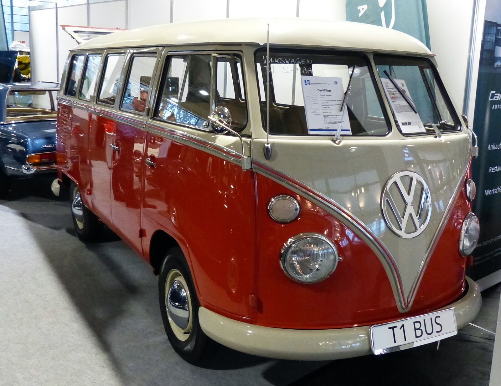 Panasonic Lumix DMC-FZ200 sample photo. Fair, exhibition, oldtimer photography