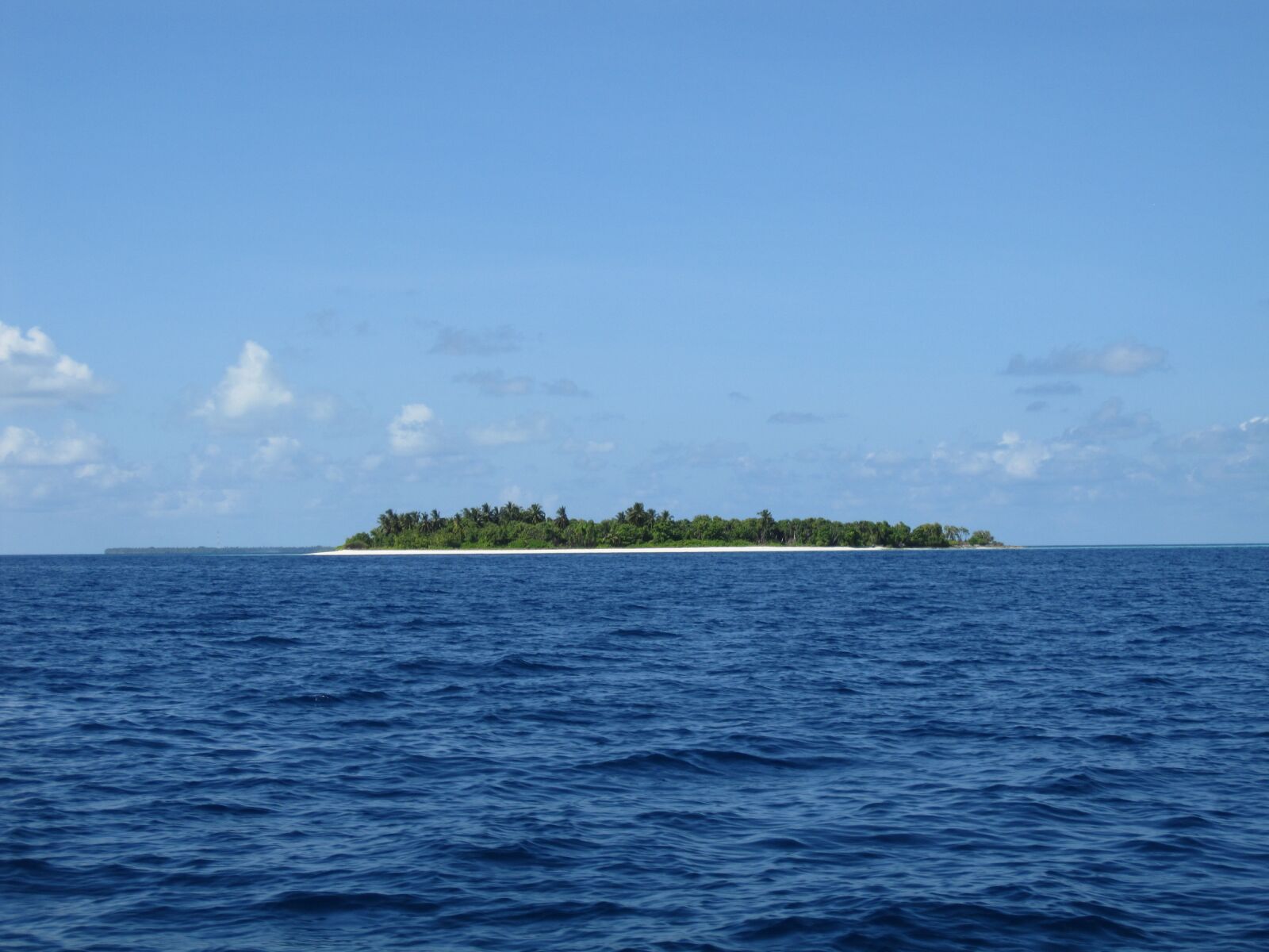 Canon PowerShot SD780 IS (Digital IXUS 100 IS / IXY Digital 210 IS) sample photo. Maldives, ocean, island photography