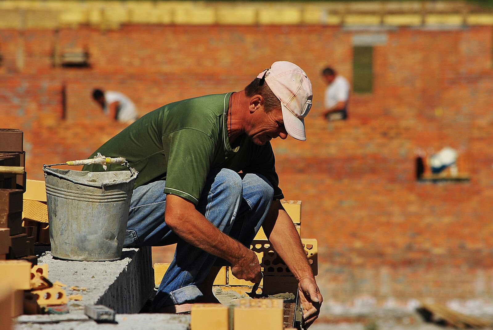 Nikon D3000 sample photo. Mason, construction, bucket photography
