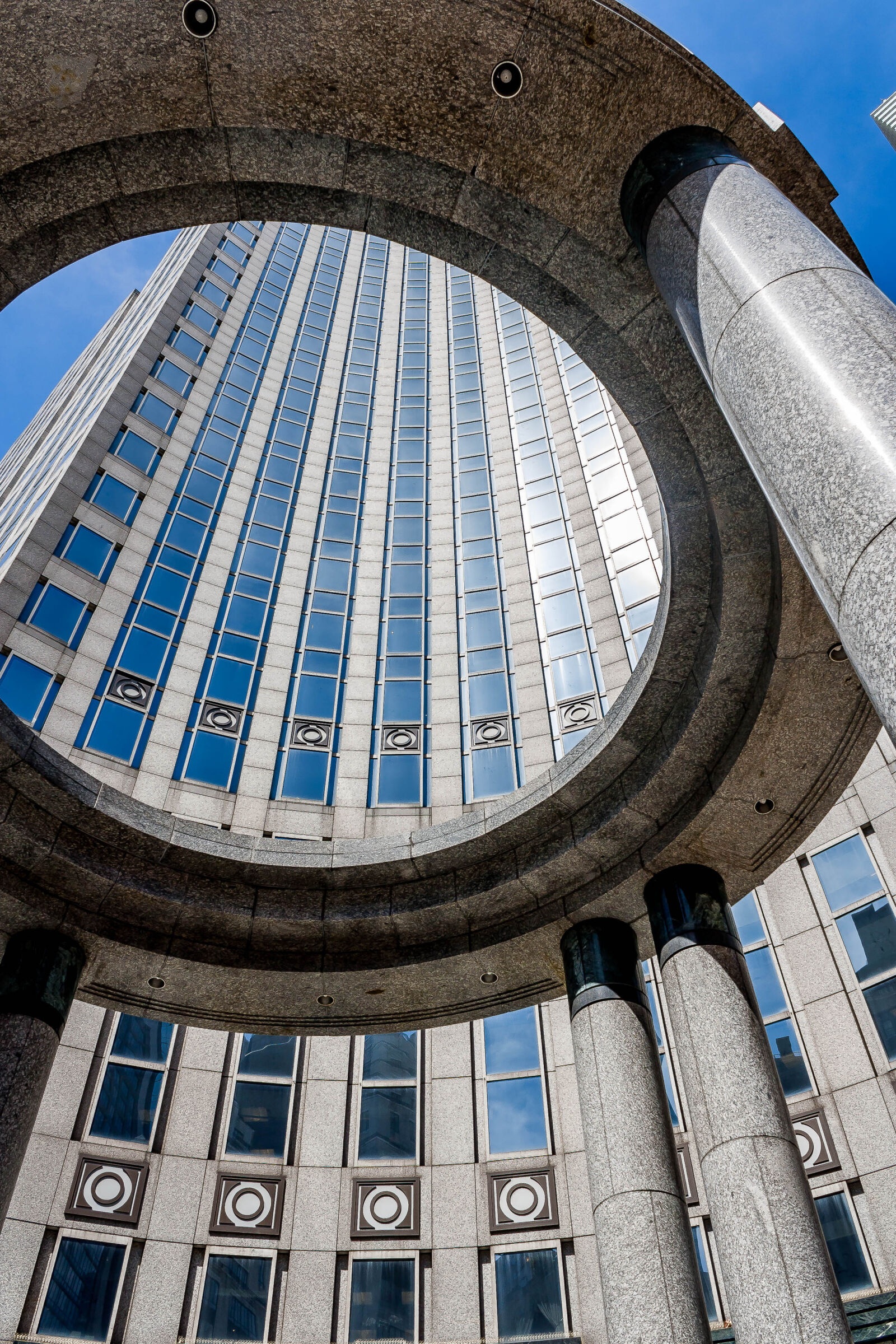 Canon EOS 1000D (EOS Digital Rebel XS / EOS Kiss F) sample photo. Architecture, circle, evil, corp photography