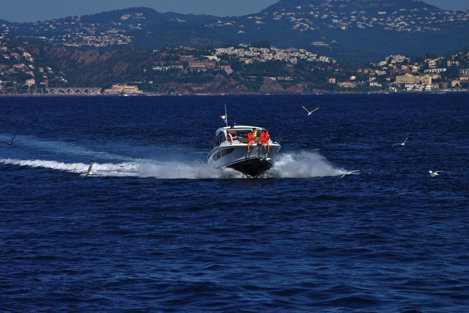 Pentax K20D sample photo. Boat, speed, lake photography