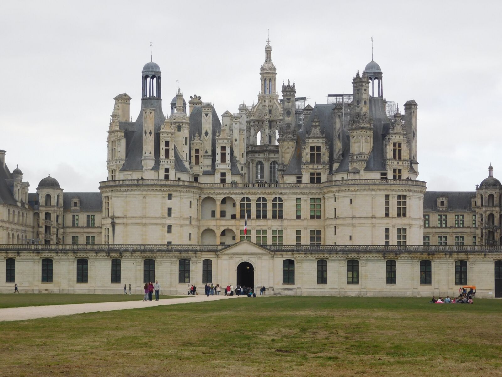 Nikon Coolpix L840 sample photo. Castle, chambord, fall photography