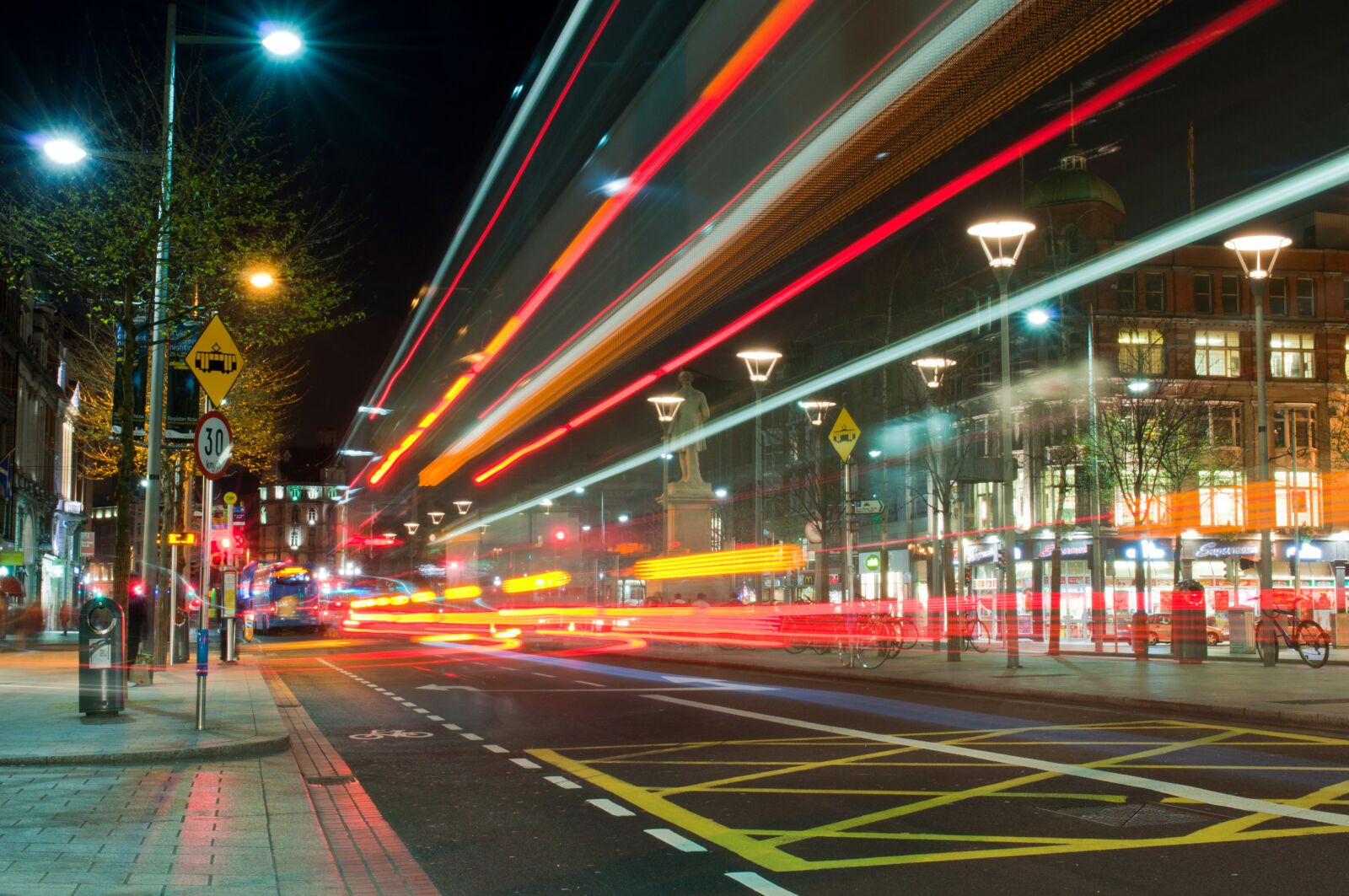 Nikon D90 sample photo. Dublin, city, light photography