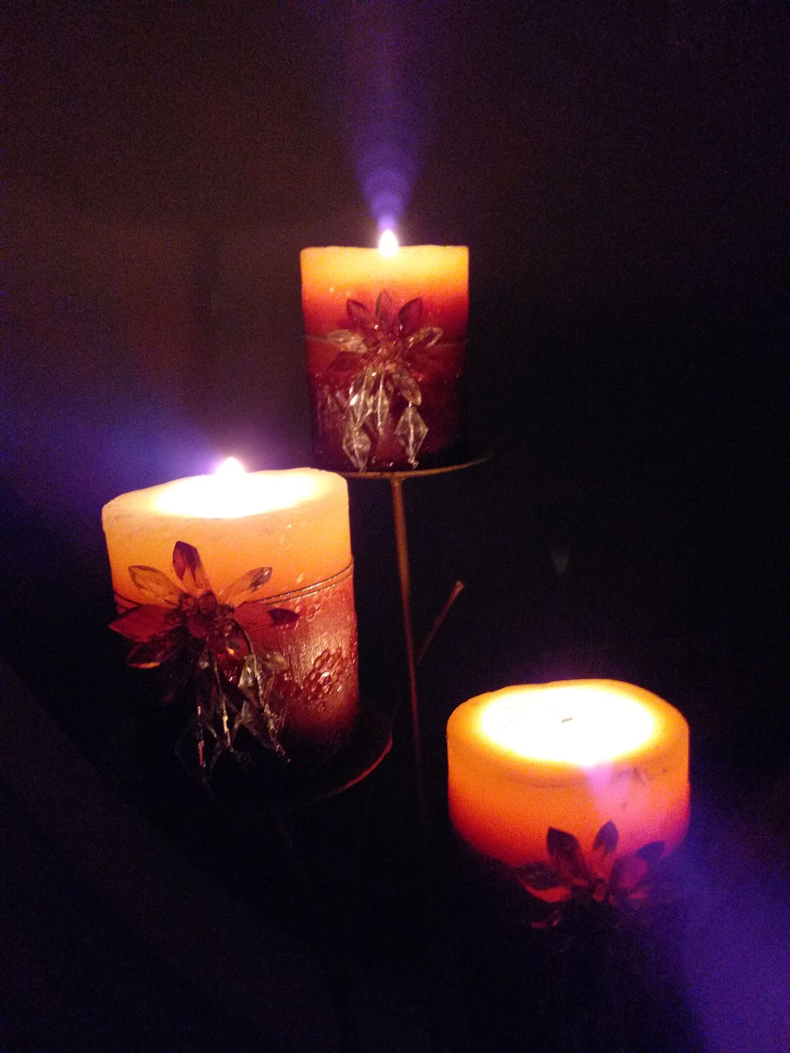 Samsung Galaxy J6+ sample photo. Candles, light photography