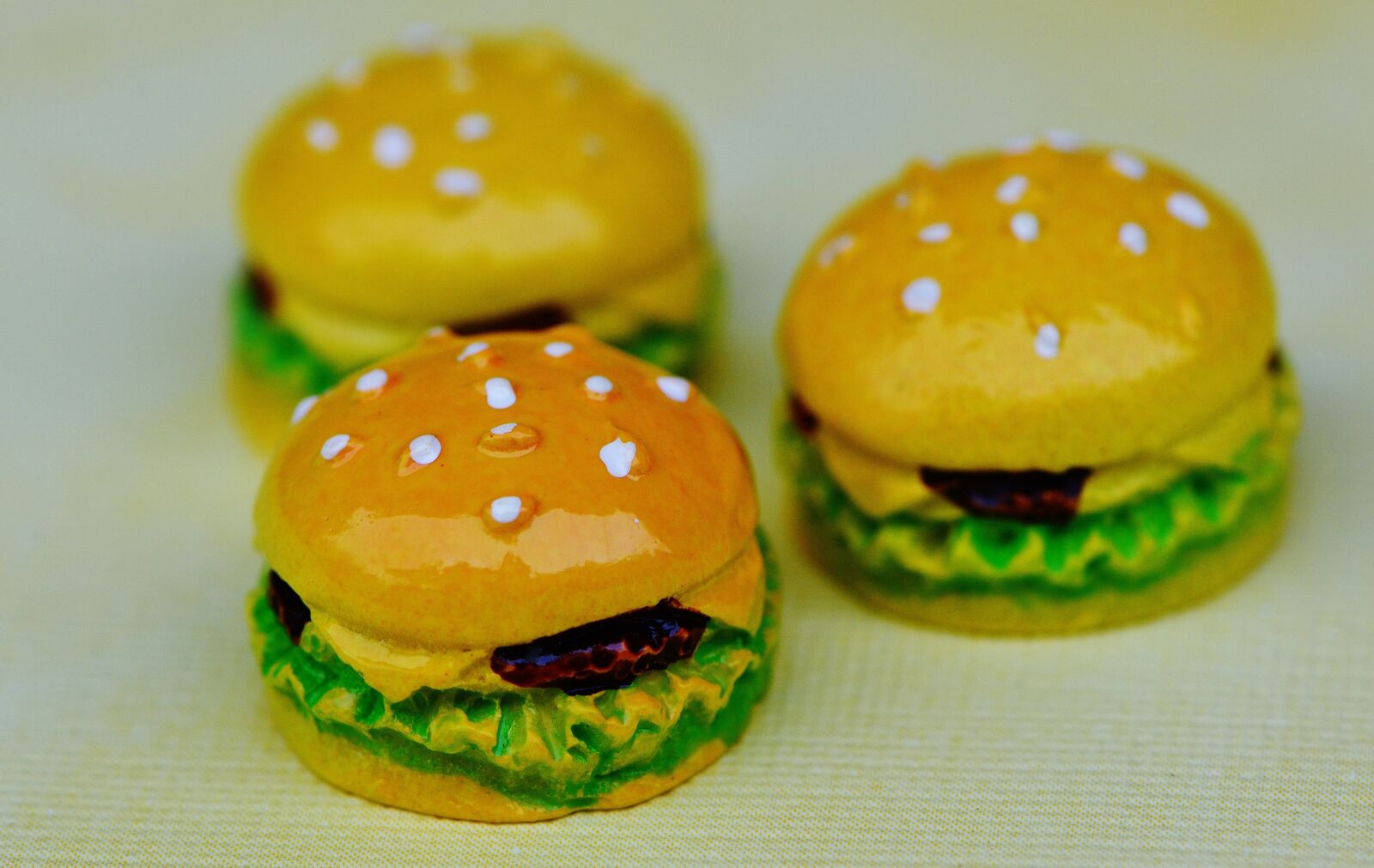 Nikon D3200 sample photo. Cheeseburger, burger, miniature photography