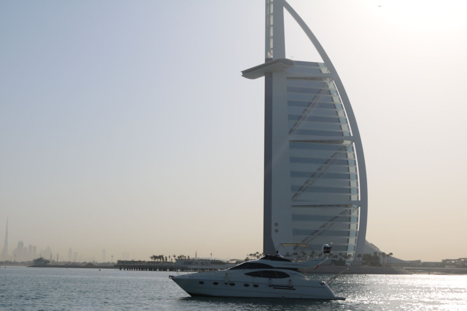 Canon EOS 750D (EOS Rebel T6i / EOS Kiss X8i) sample photo. Burj, al, arab, yacht photography