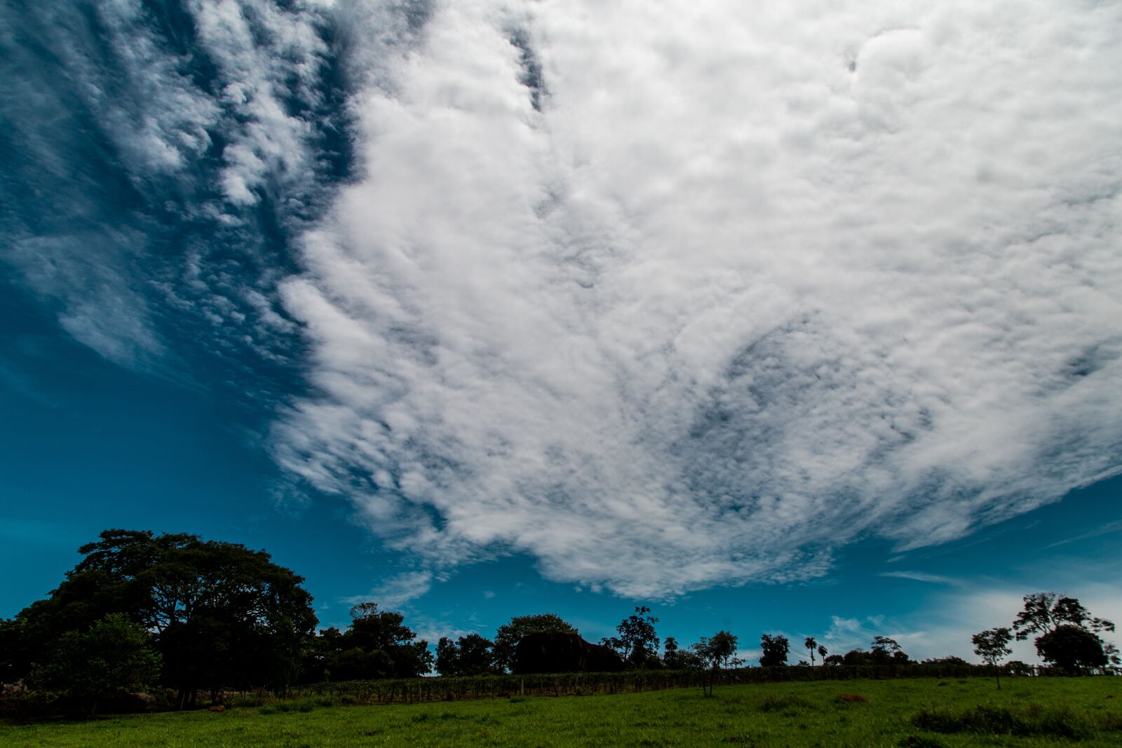 Canon EF 24-105mm F4L IS USM sample photo. Clouds, landscape, sky photography