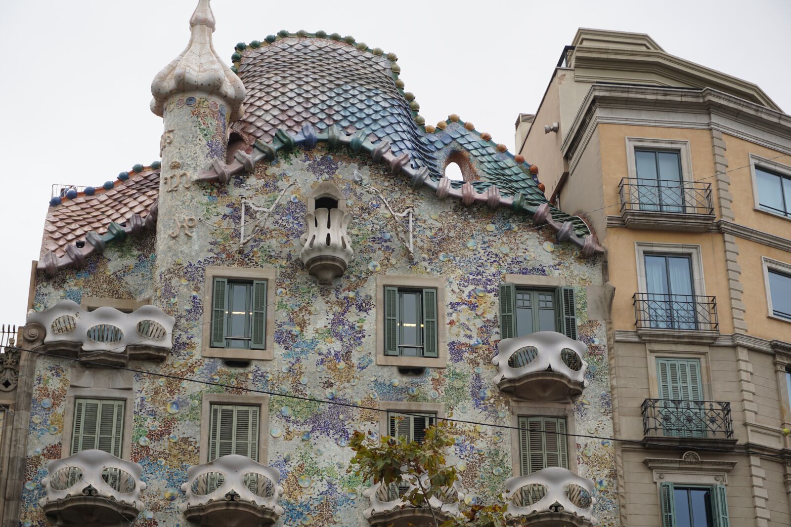 Sony a6000 sample photo. Barcelona, this style, building photography