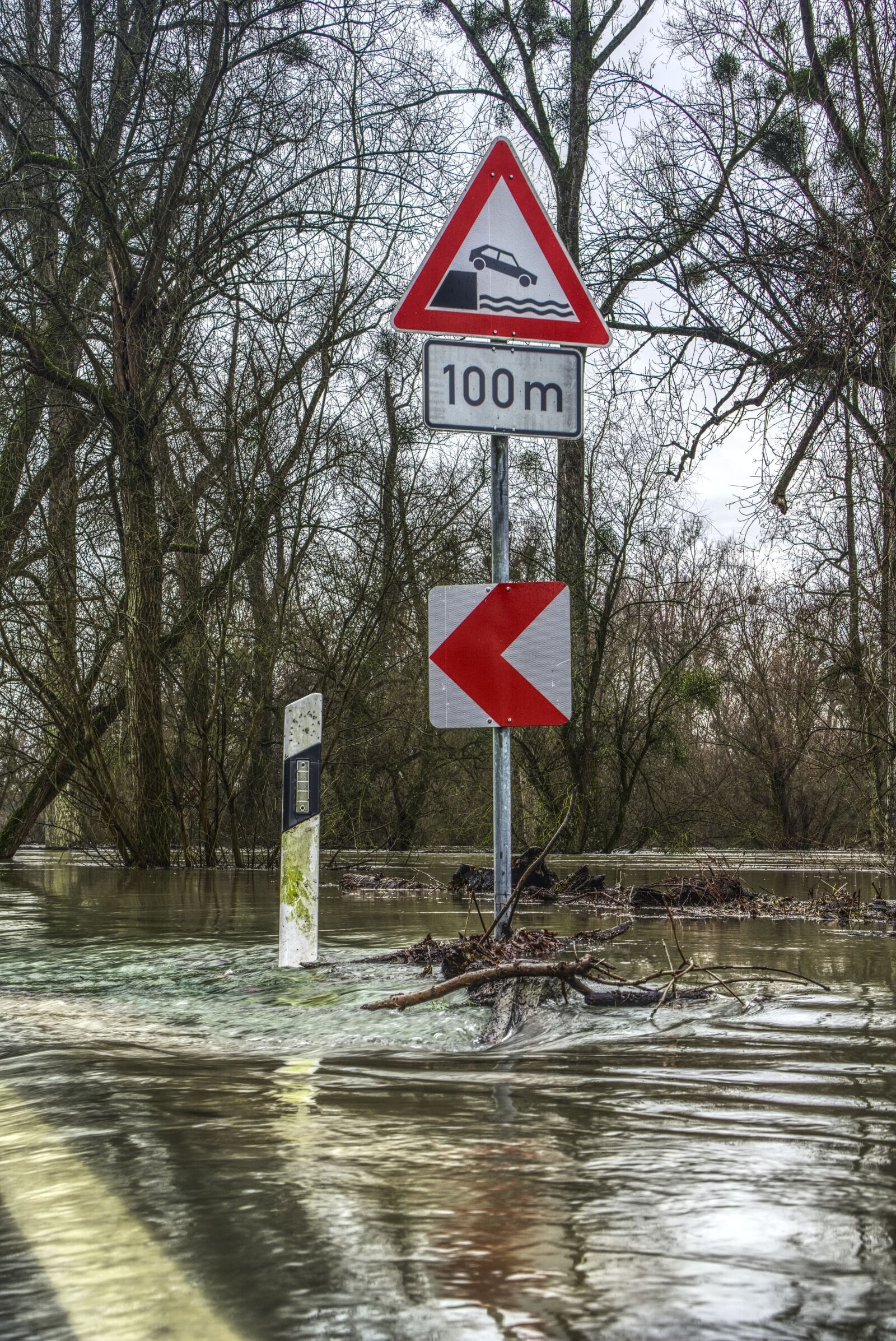 Sony a6000 + Sony E 35mm F1.8 OSS sample photo. High water, flow, river photography