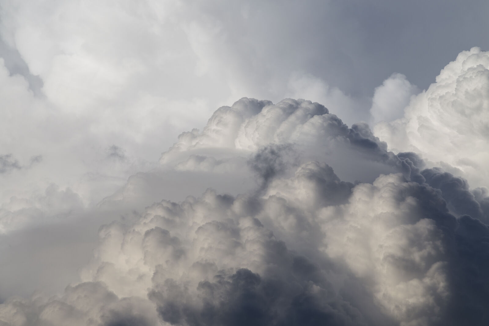Canon EF 24-105mm F4L IS USM sample photo. Clouds, grey, intense, sky photography